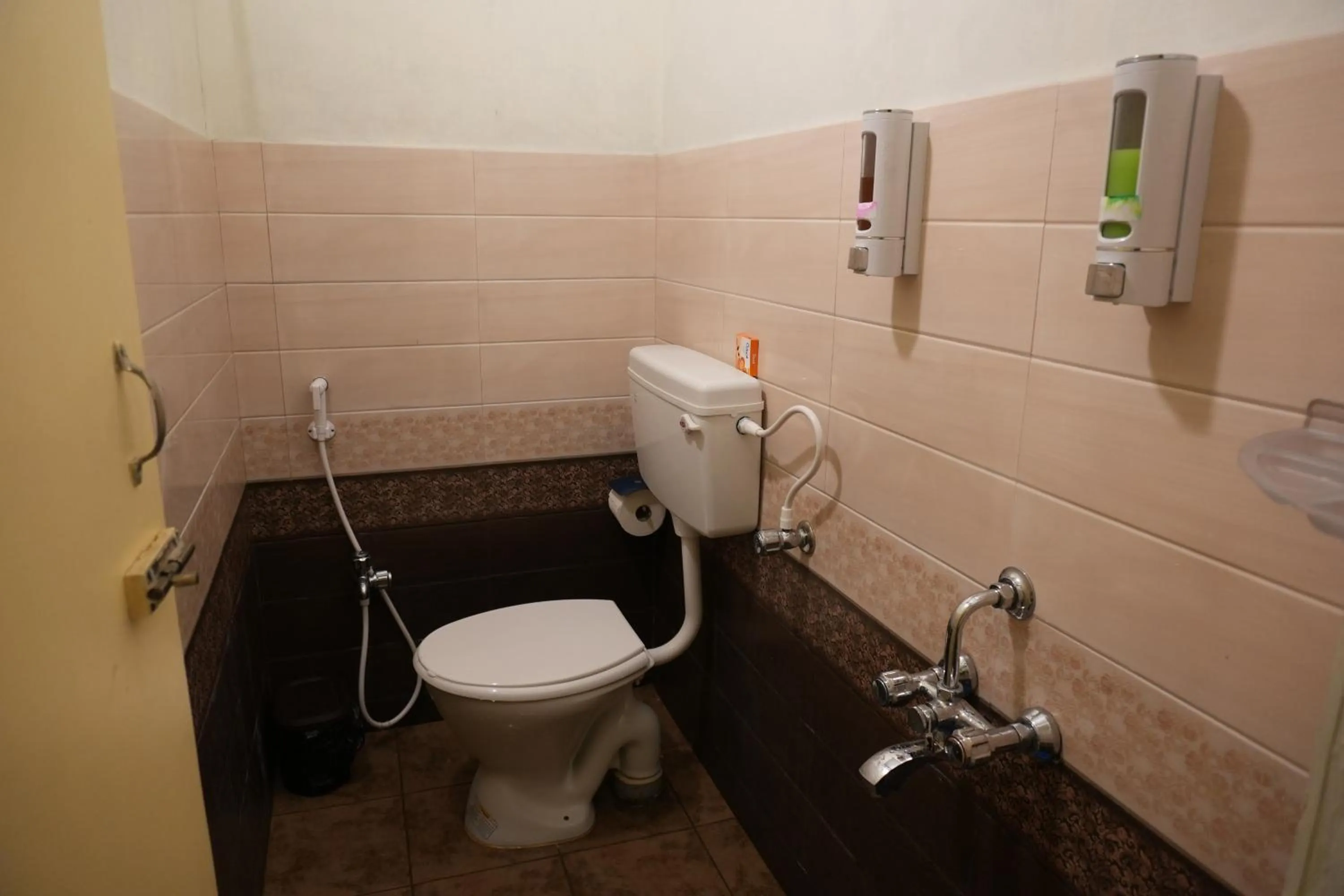 Toilet in Bay Stays near white town