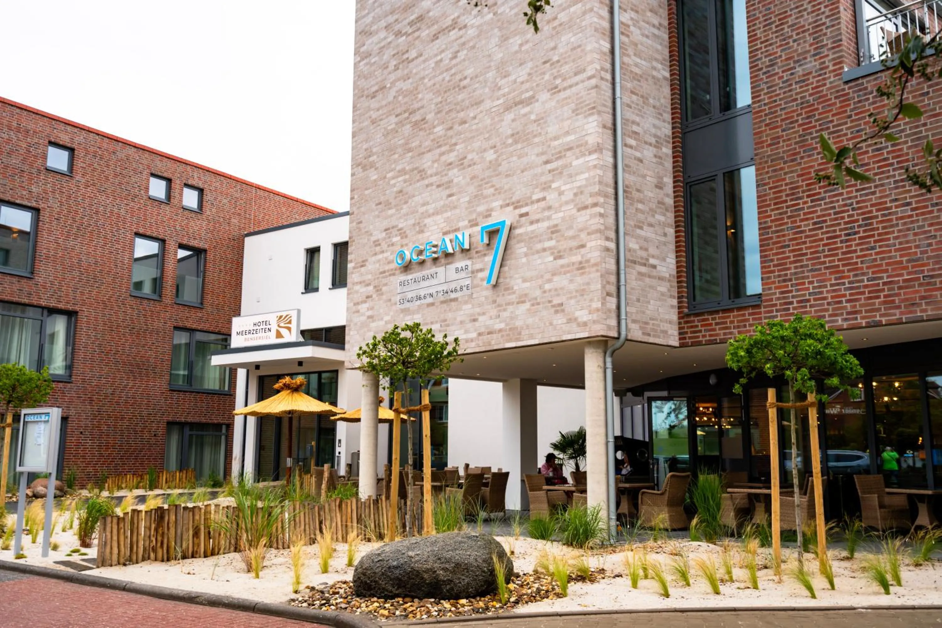 Property building in Hotel MeerZeiten inklusive externer Schwimmbad- & Saunanutzung