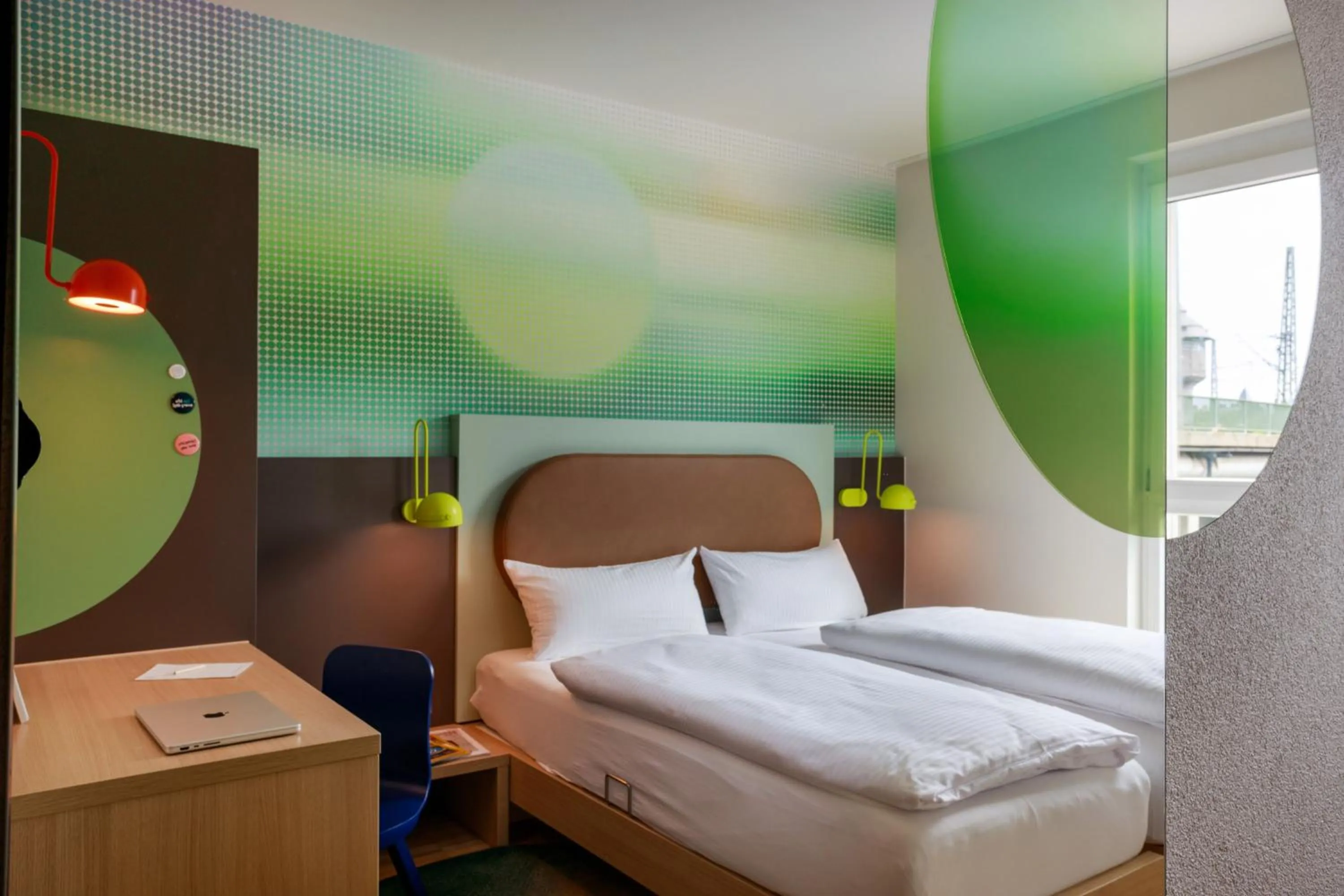 Photo of the whole room, Bed in LyvInn Hotel Frankfurt