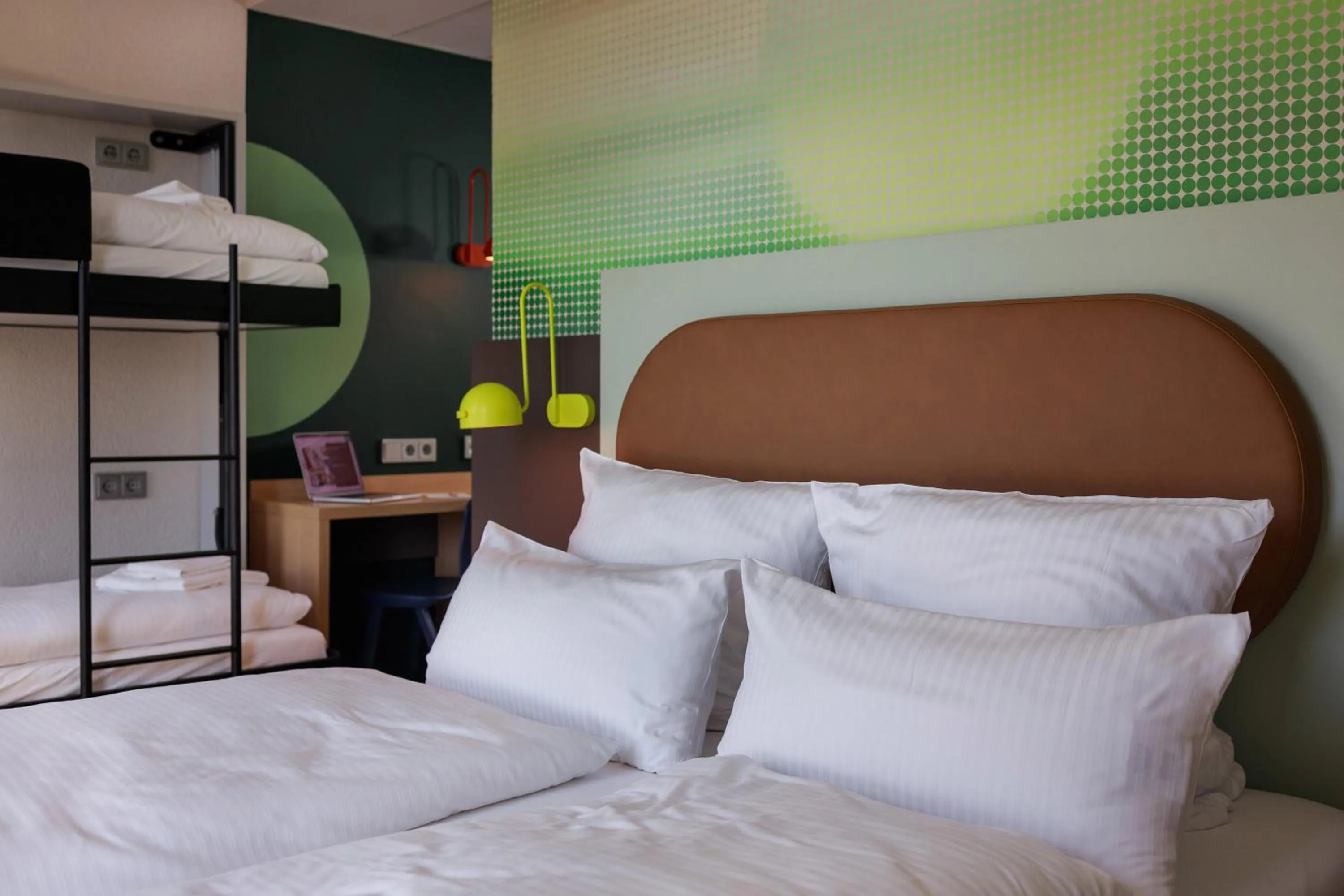 Family, Bed in LyvInn Hotel Frankfurt