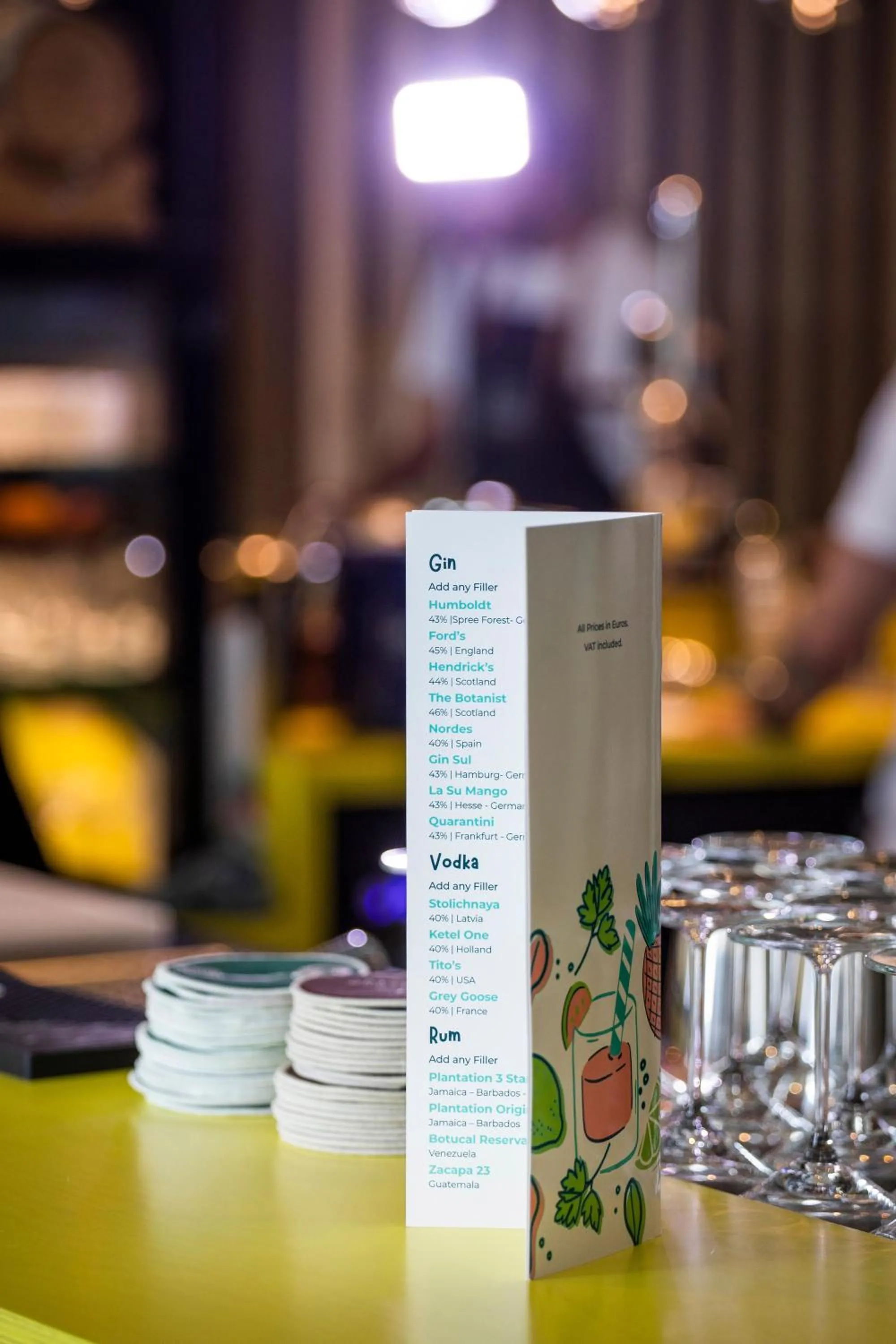 Lounge or bar in LyvInn Hotel Frankfurt