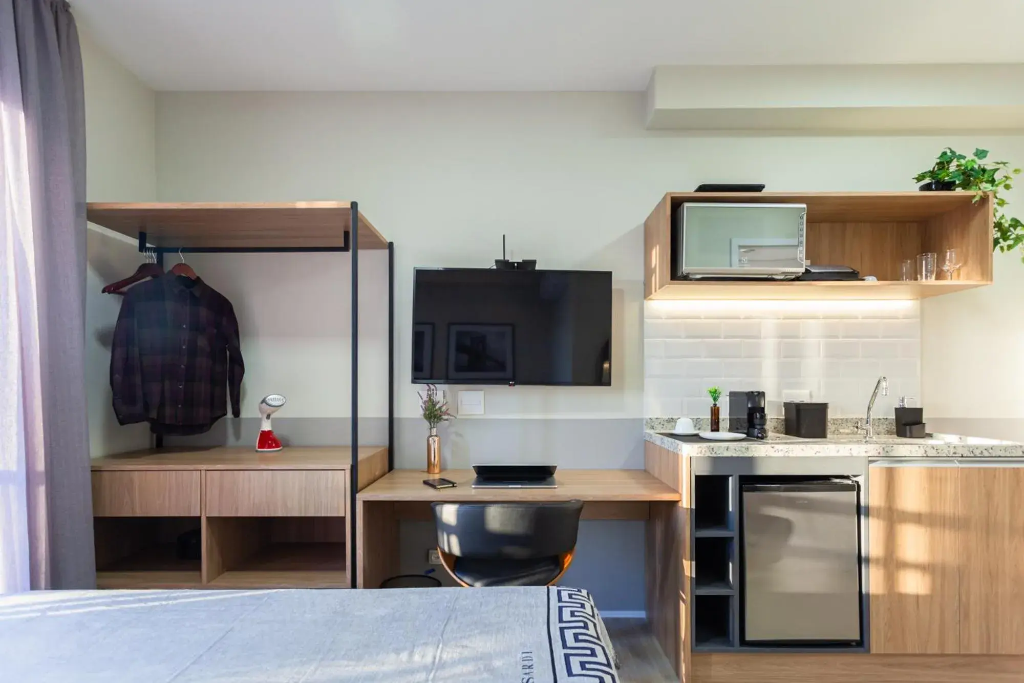 Day in Charlie Brooklyn Studios Day in Charlie Brooklyn Studios