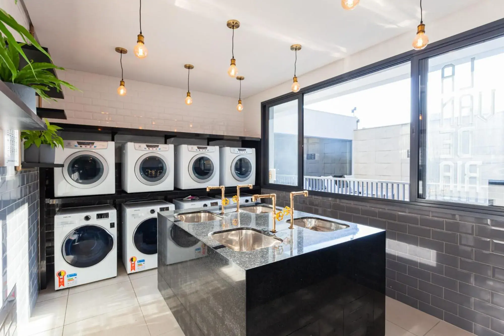 Property building in Charlie Brooklyn Studios Property building in Charlie Brooklyn Studios