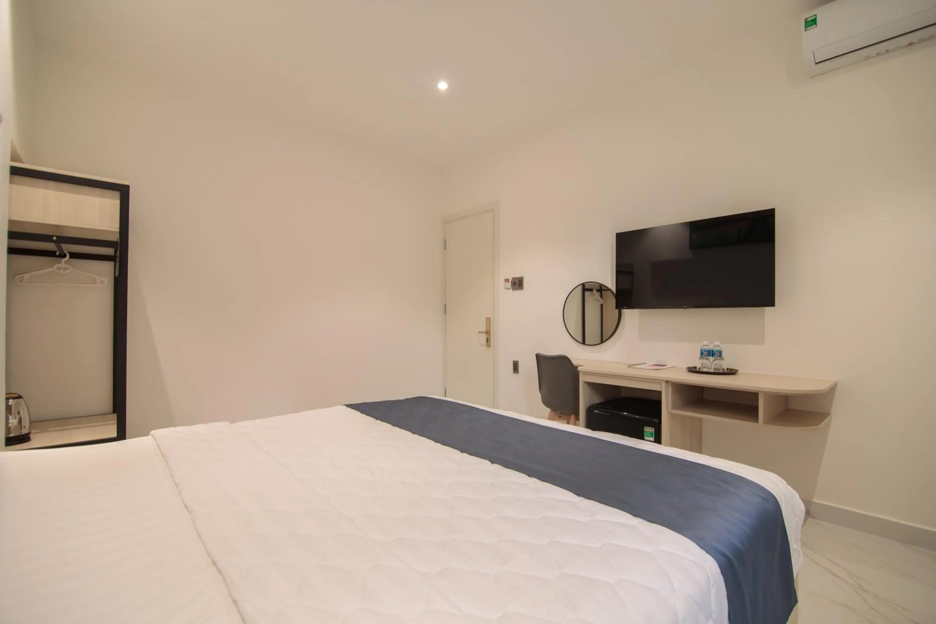 Property building, Bed in Bin Bin Hotel 8 - Near Sunrise City