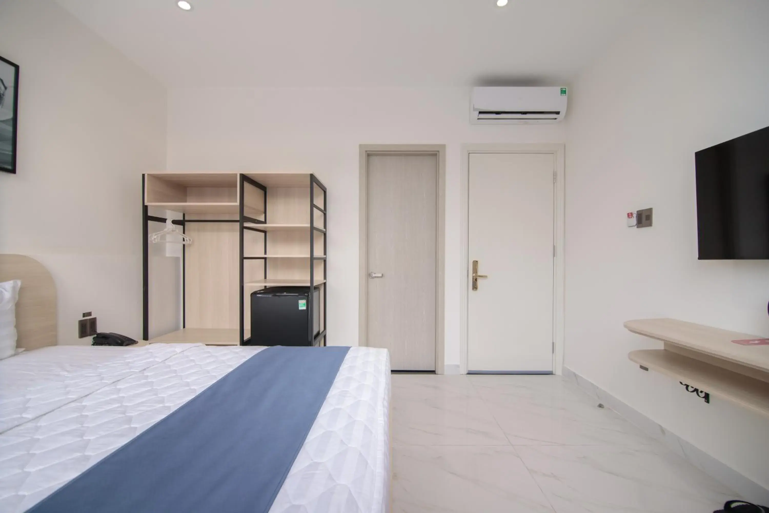 Property building, Bed in Bin Bin Hotel 8 - Near Sunrise City Property building, Bed in Bin Bin Hotel 8 - Near Sunrise City