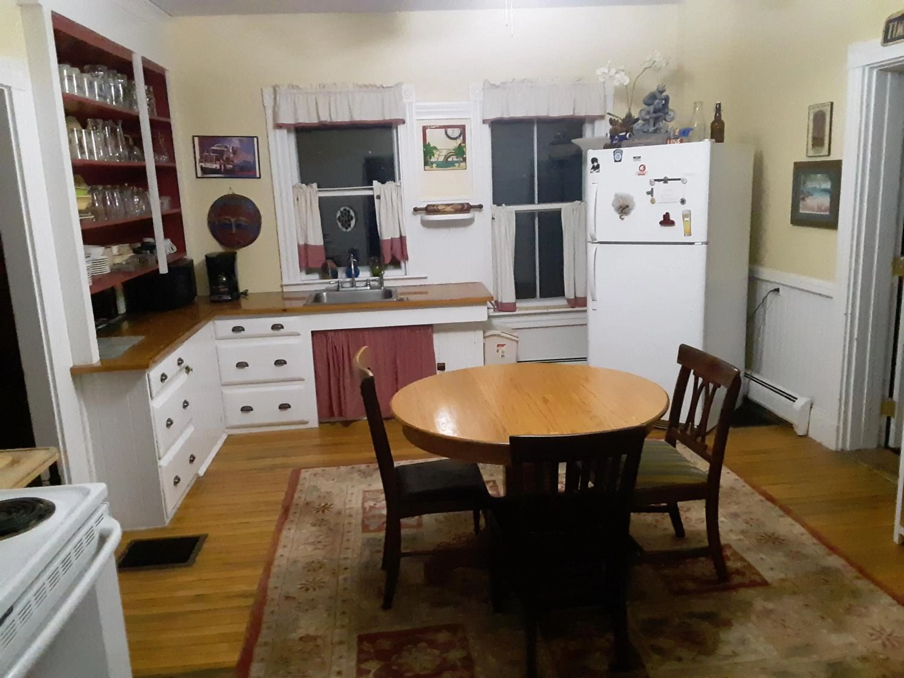 Kitchen or kitchenette in Terrapin Hostel