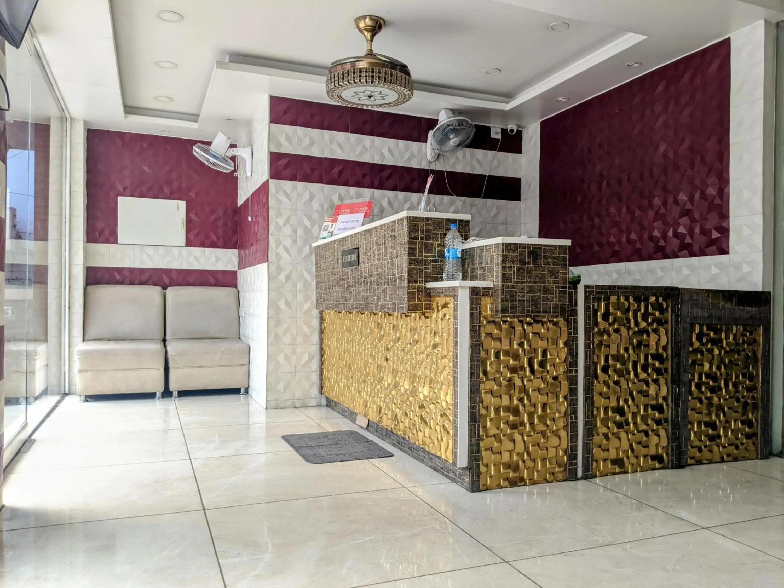 Lobby or reception in Hotel Feathers Lobby or reception in Hotel Feathers