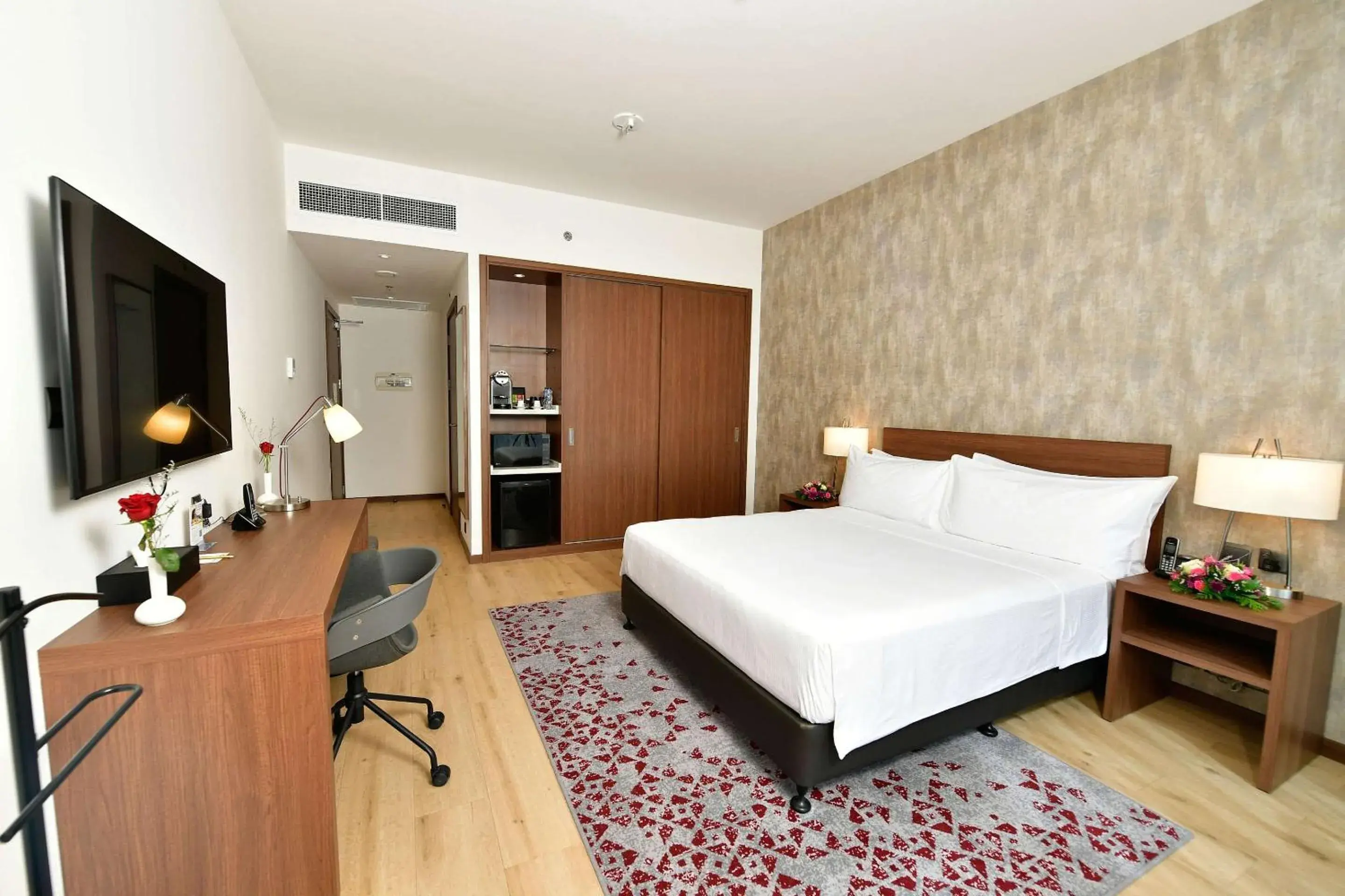 Bedroom, Bed in Comfort Hotel Riyadh Olaya Bedroom, Bed in Comfort Hotel Riyadh Olaya