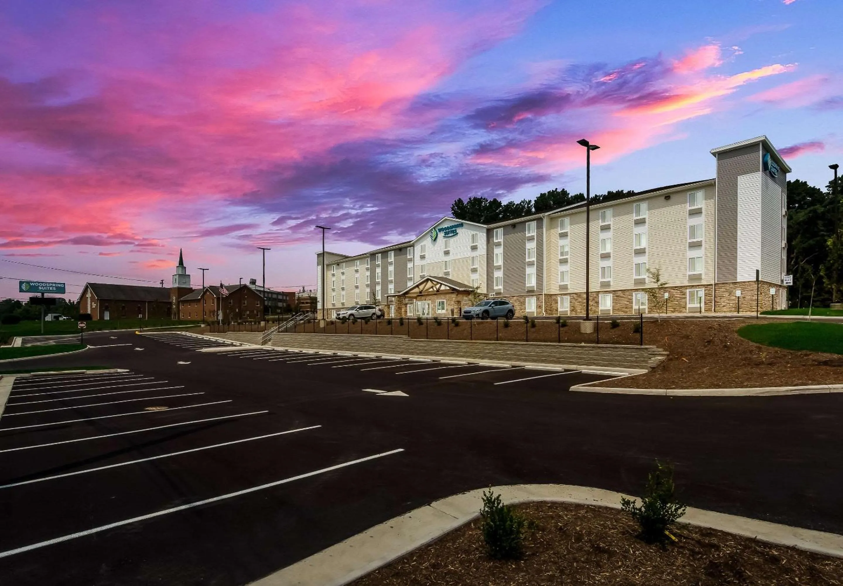 Property building in WoodSpring Suites Roanoke