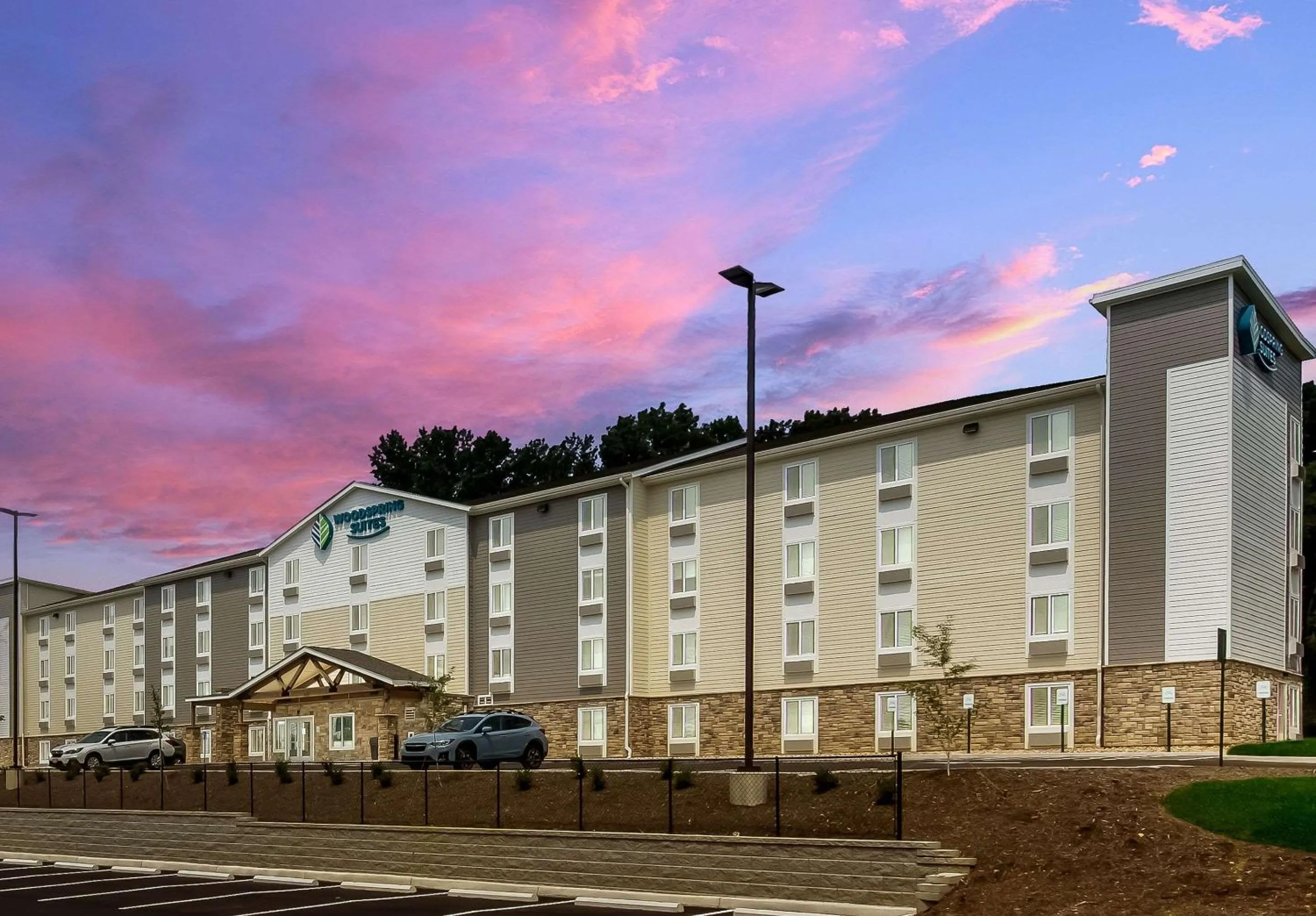 Property building in WoodSpring Suites Roanoke