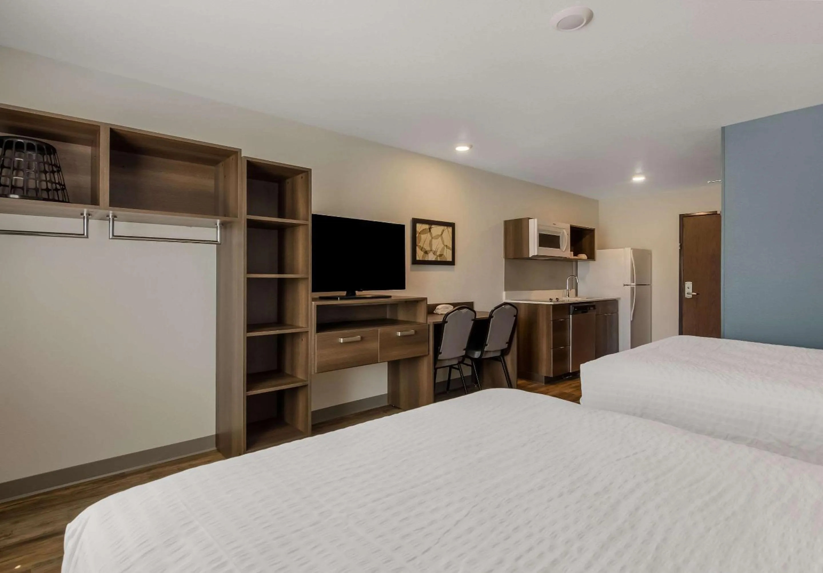 Bedroom, Bed in WoodSpring Suites Roanoke