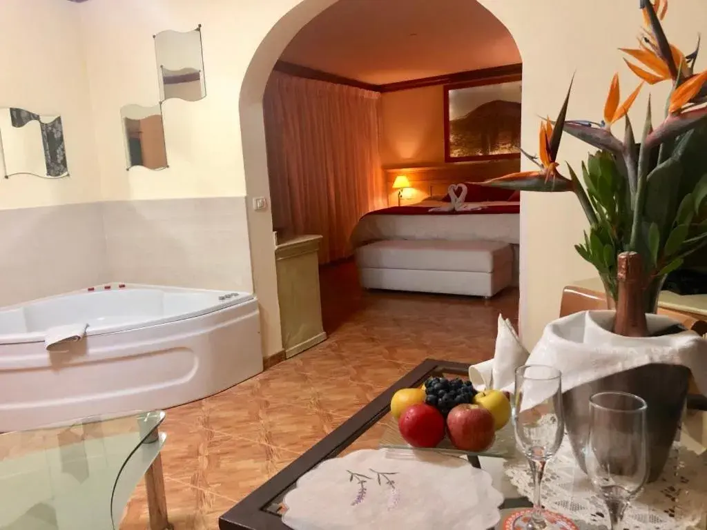 King Suite with Spa Bath in VV APARTAMENTOS ESTRELLA DEL NORTE King Suite with Spa Bath in VV APARTAMENTOS ESTRELLA DEL NORTE