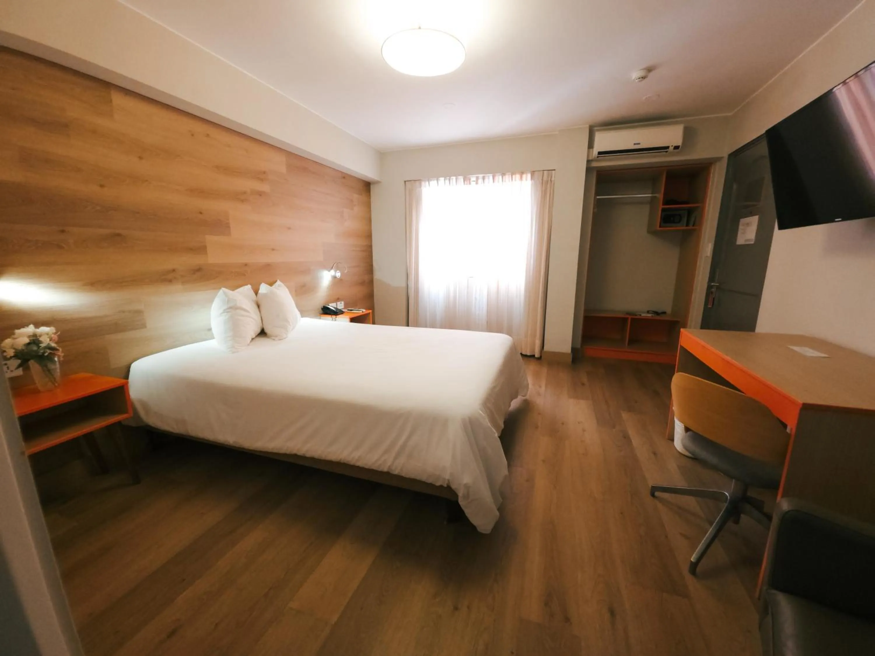 Photo of the whole room, Bed in ARTE HOTEL Lima