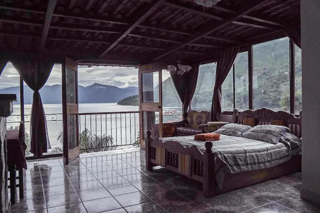 Triple Room with Lake View in Tekoa Spaces Triple Room with Lake View in Tekoa Spaces