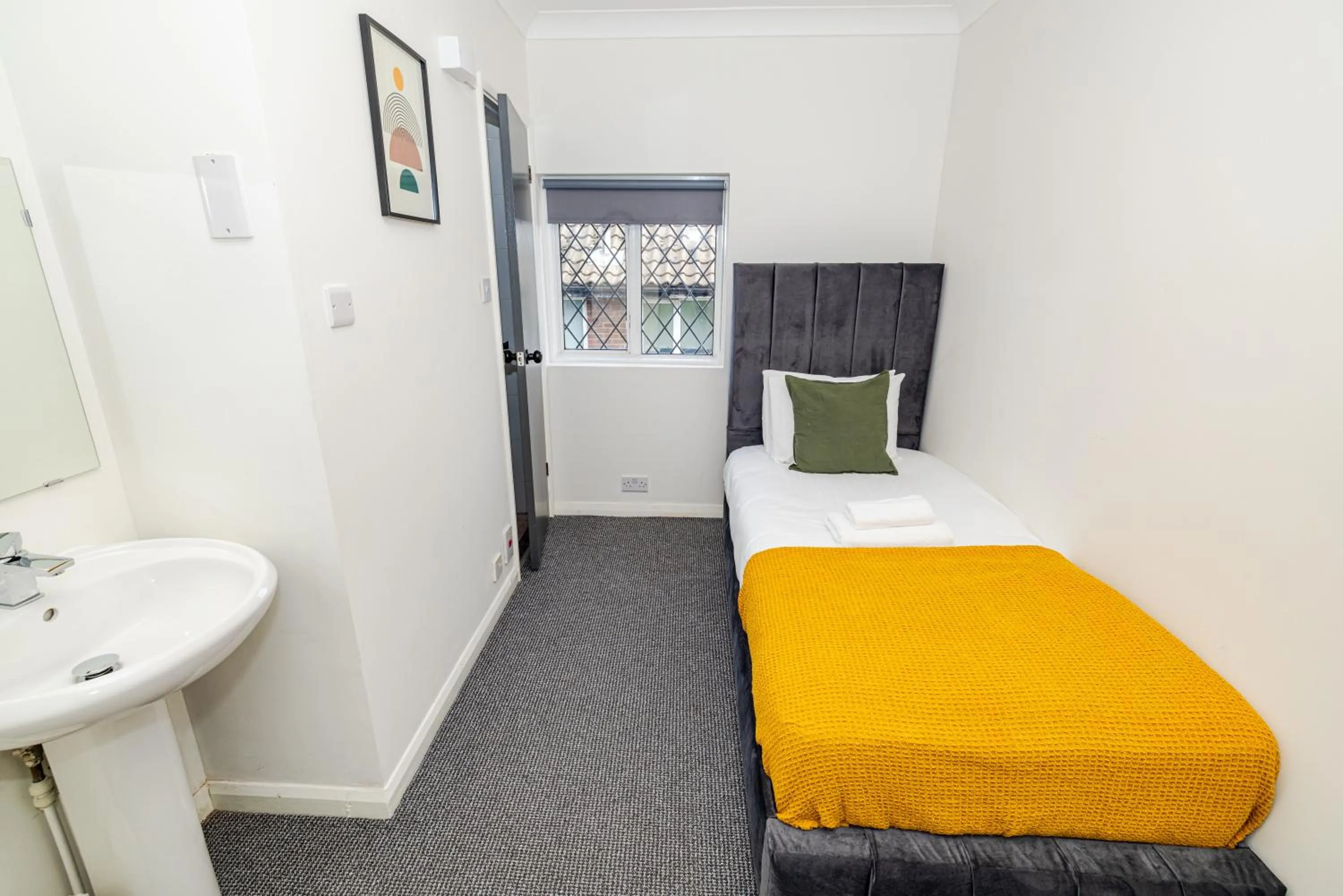 Bedroom, Bed in Woodford Hotel