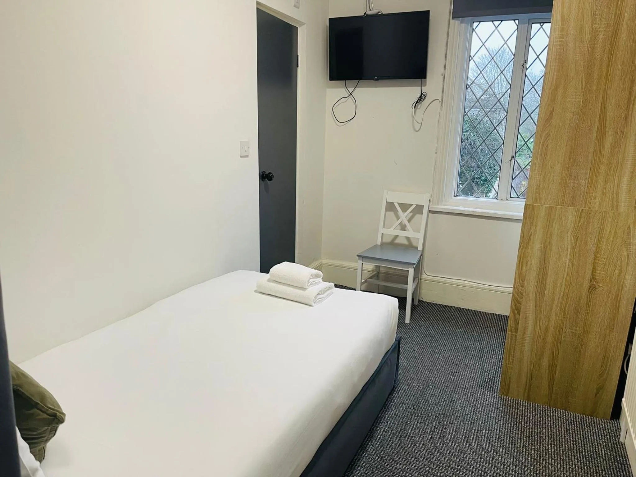 Bedroom, Bed in Woodford Hotel