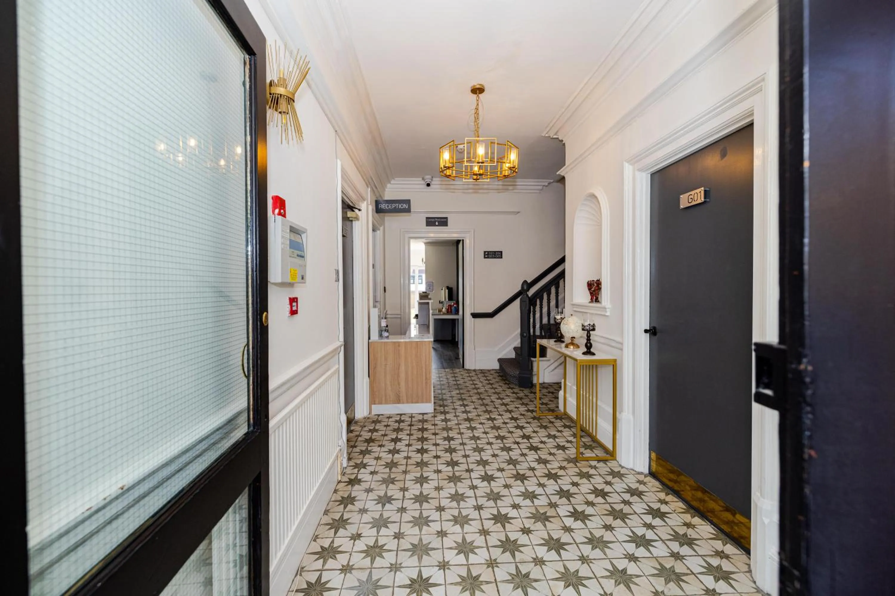 Lobby or reception in Woodford Hotel