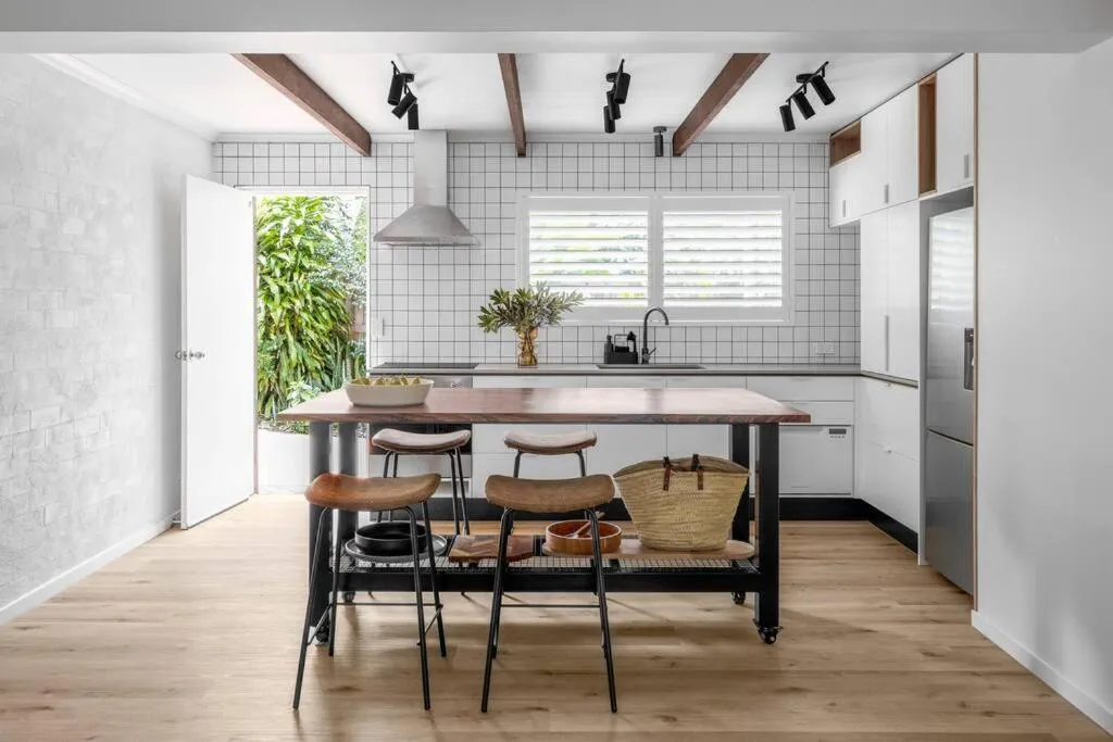 Stylish Retreat, Little Cove