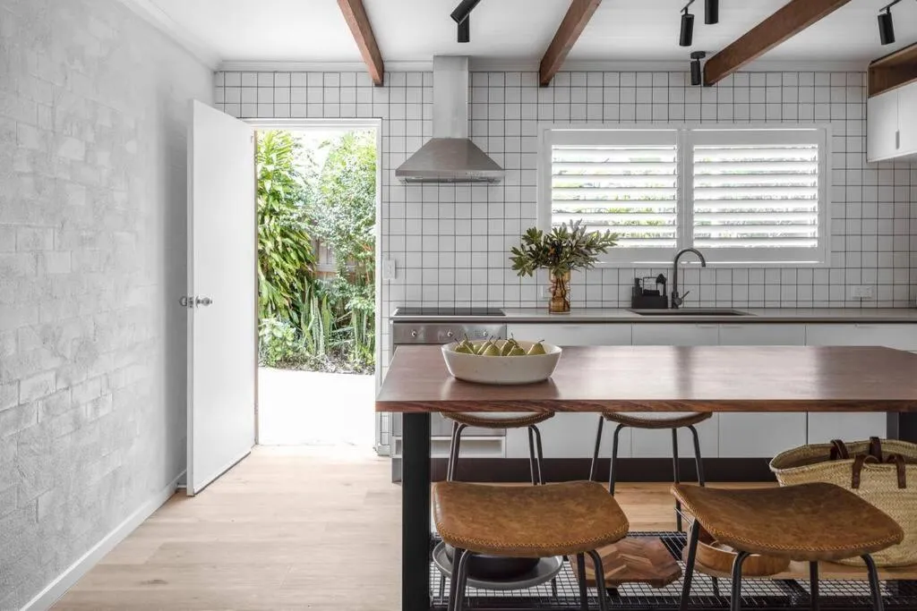 Kitchen or kitchenette in Stylish Retreat, Little Cove