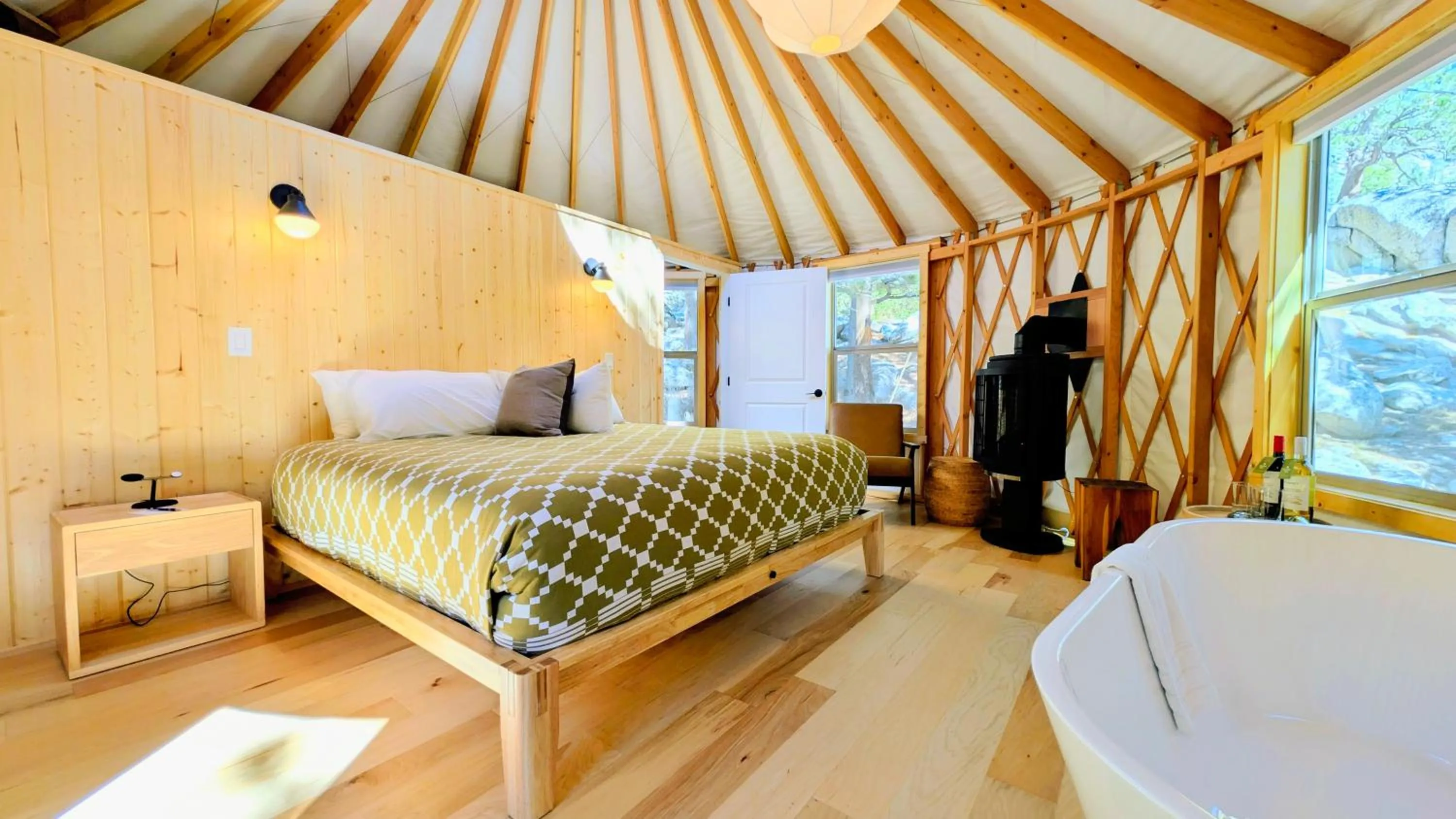 Bed in Desolation Hotel Hope Valley