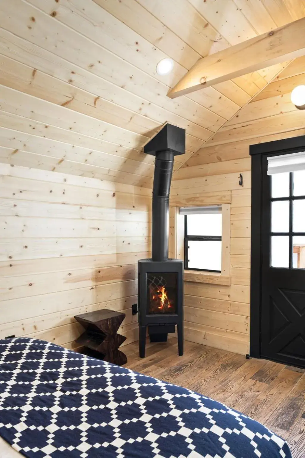 Queen Room in Desolation Hotel Hope Valley Queen Room in Desolation Hotel Hope Valley