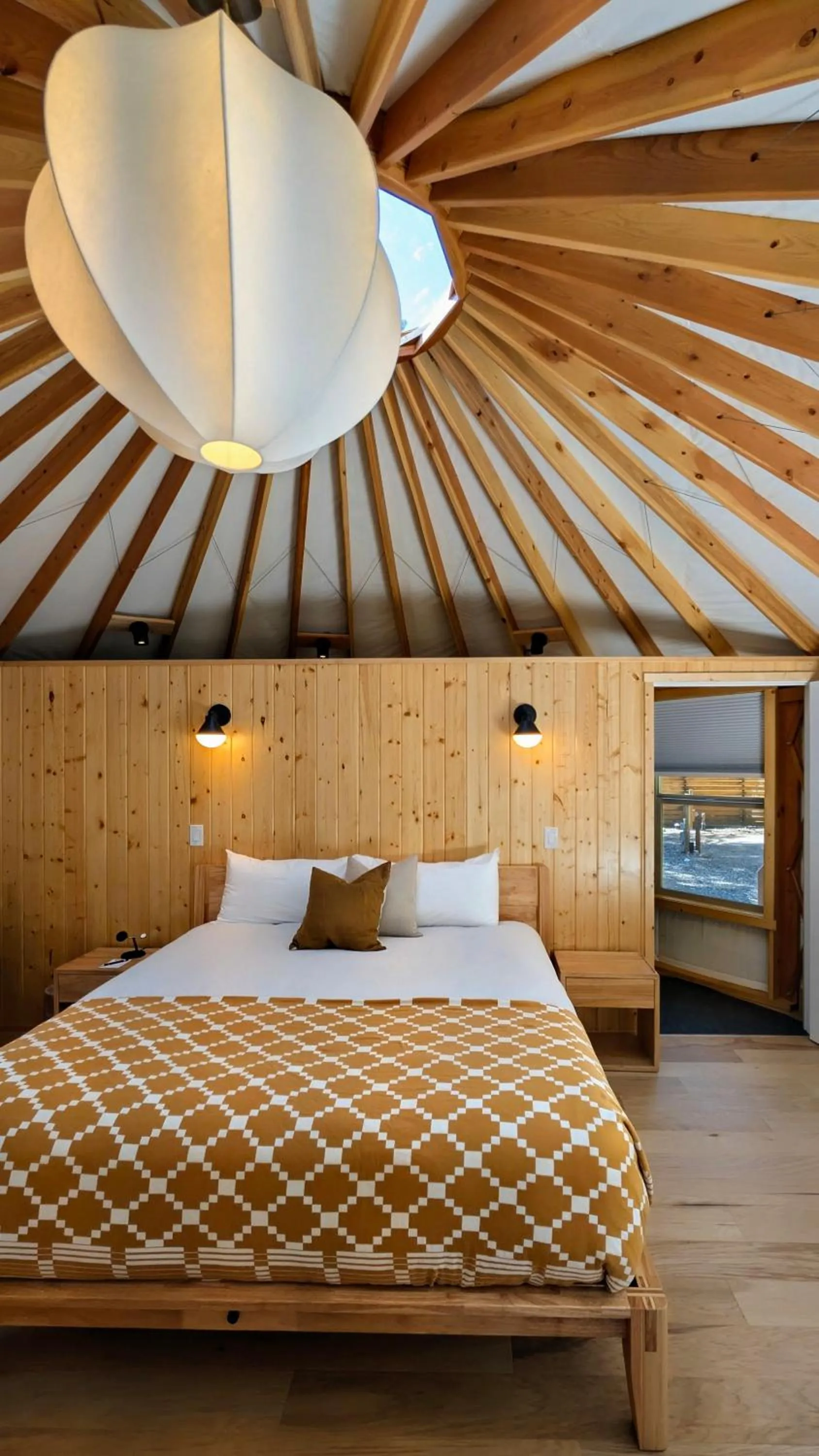 Bed in Desolation Hotel Hope Valley