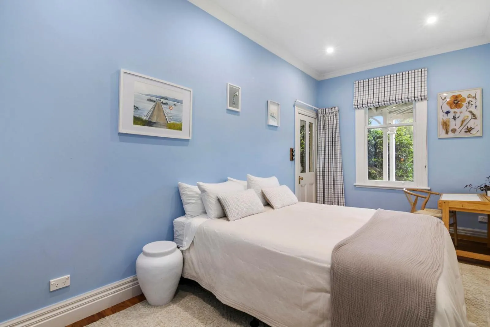 Property building, Bed in Botham's Beauty - Blenheim Holiday Home