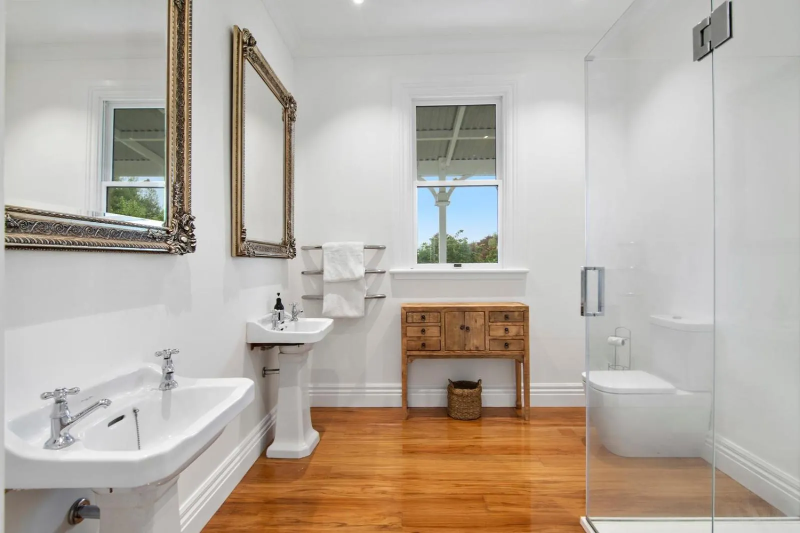Property building in Botham's Beauty - Blenheim Holiday Home