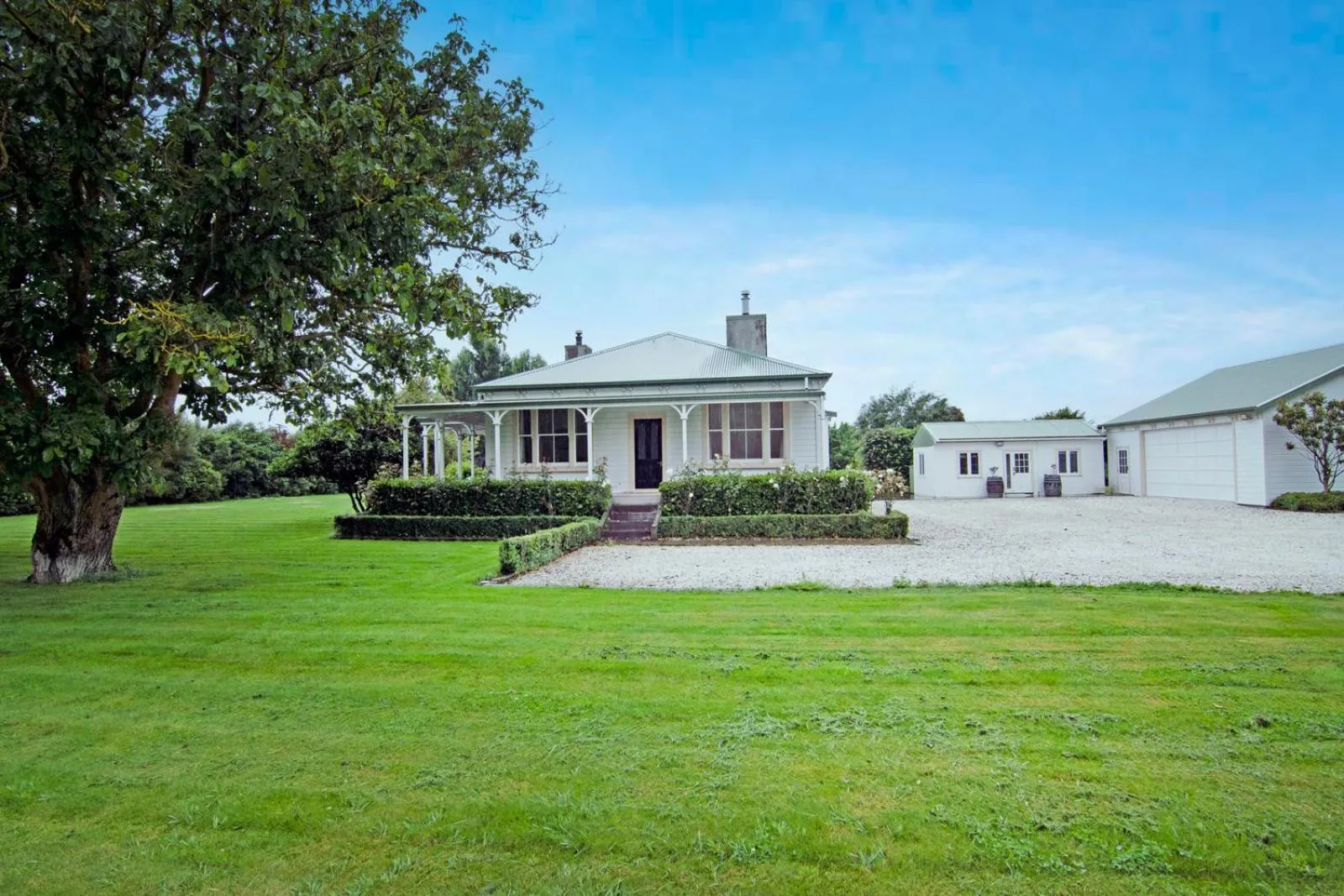 Property building in Botham's Beauty - Blenheim Holiday Home