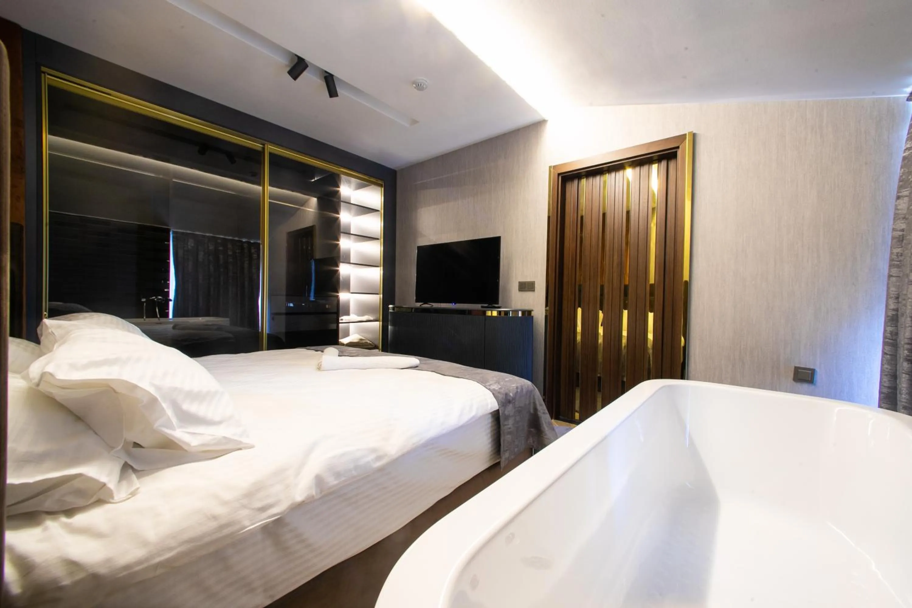 Bedroom in MAD INN HOTEL & SPA