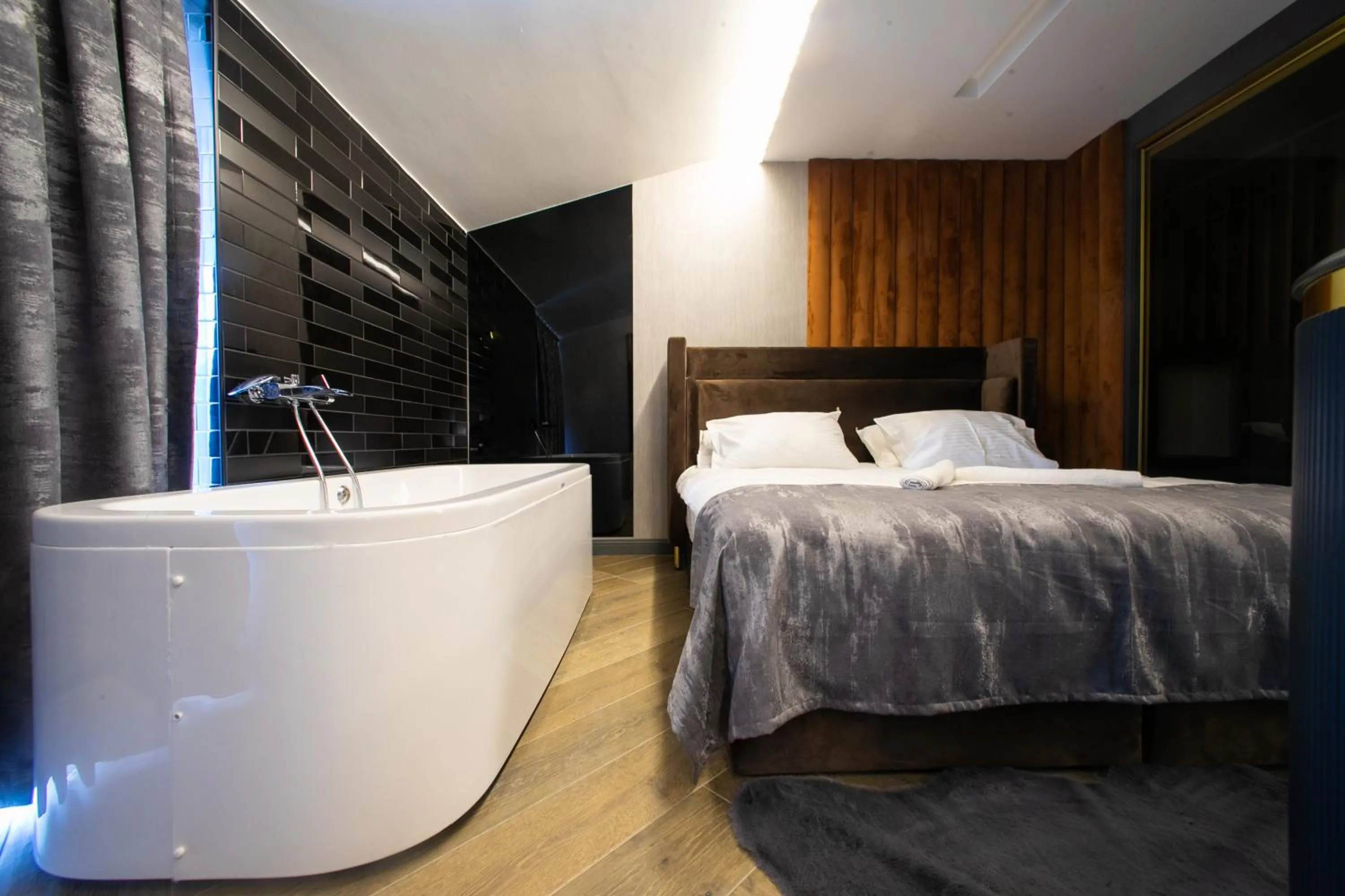 Bed in MAD INN HOTEL & SPA