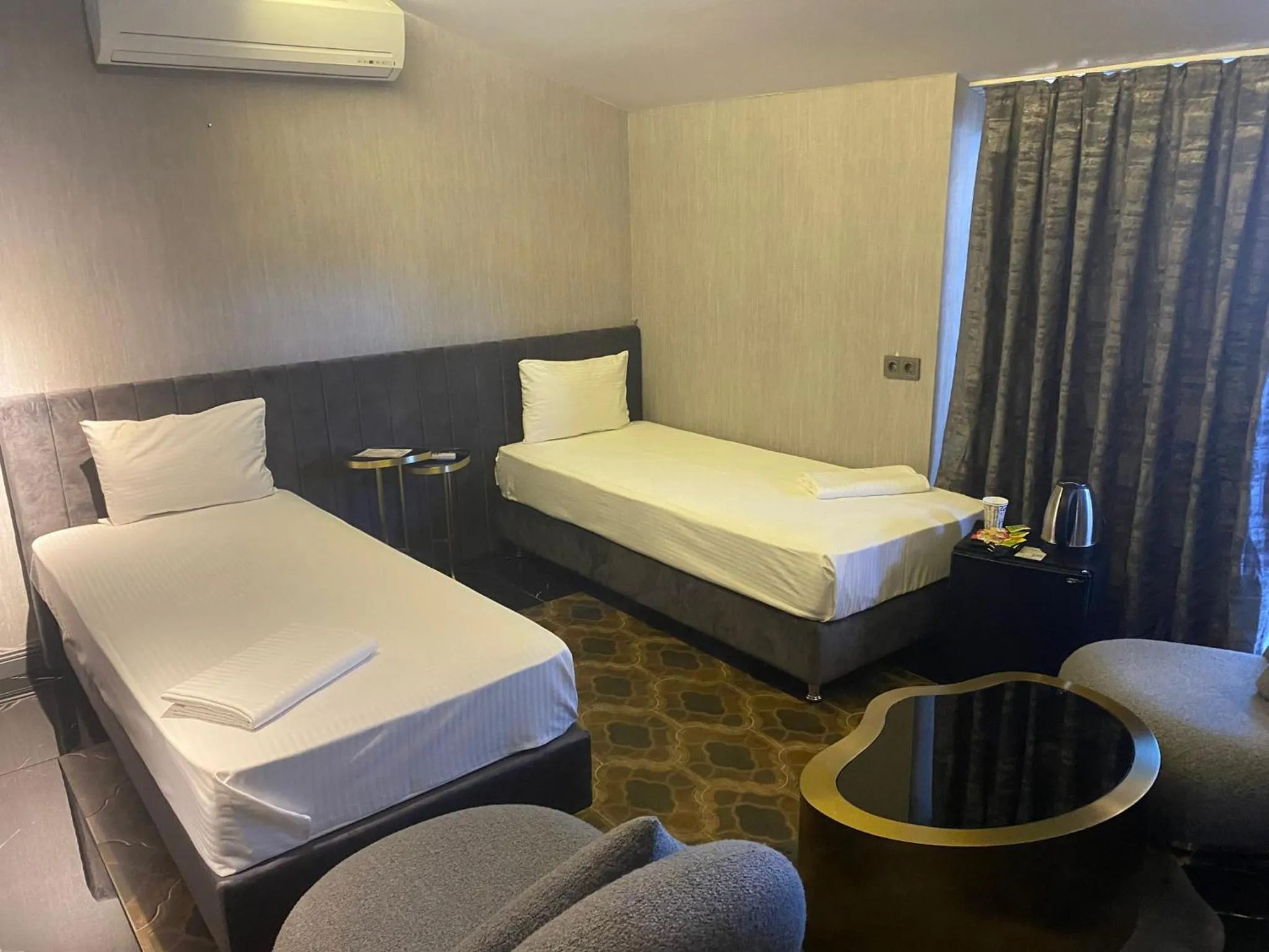 Bedroom in MAD INN HOTEL & SPA