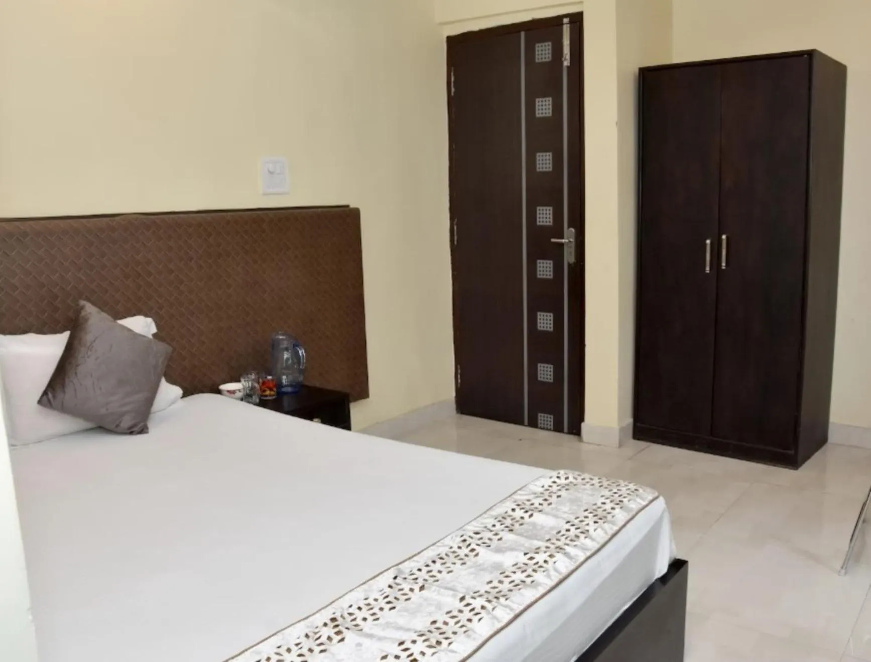 Bed in Hotel Maple Inn, Patna