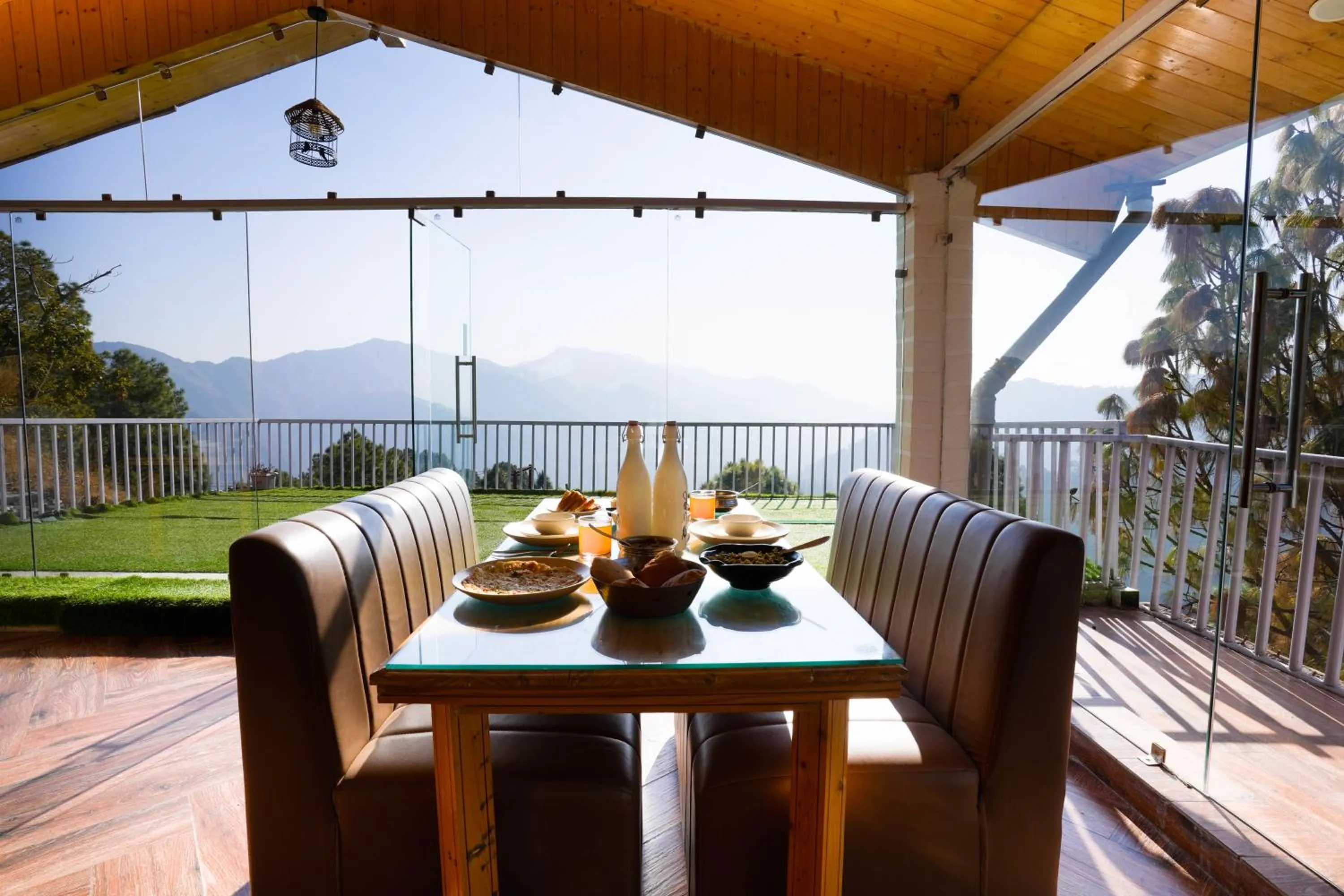 Restaurant/places to eat in Hamilton palace