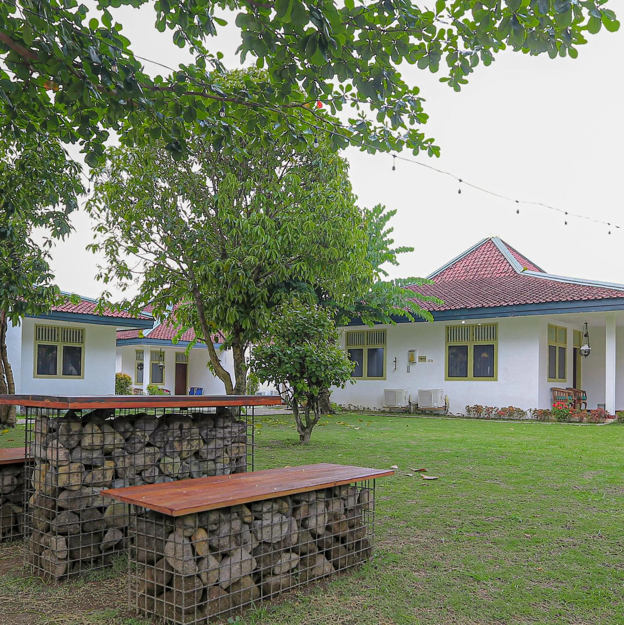 Garden in Royal Brongto Hotel