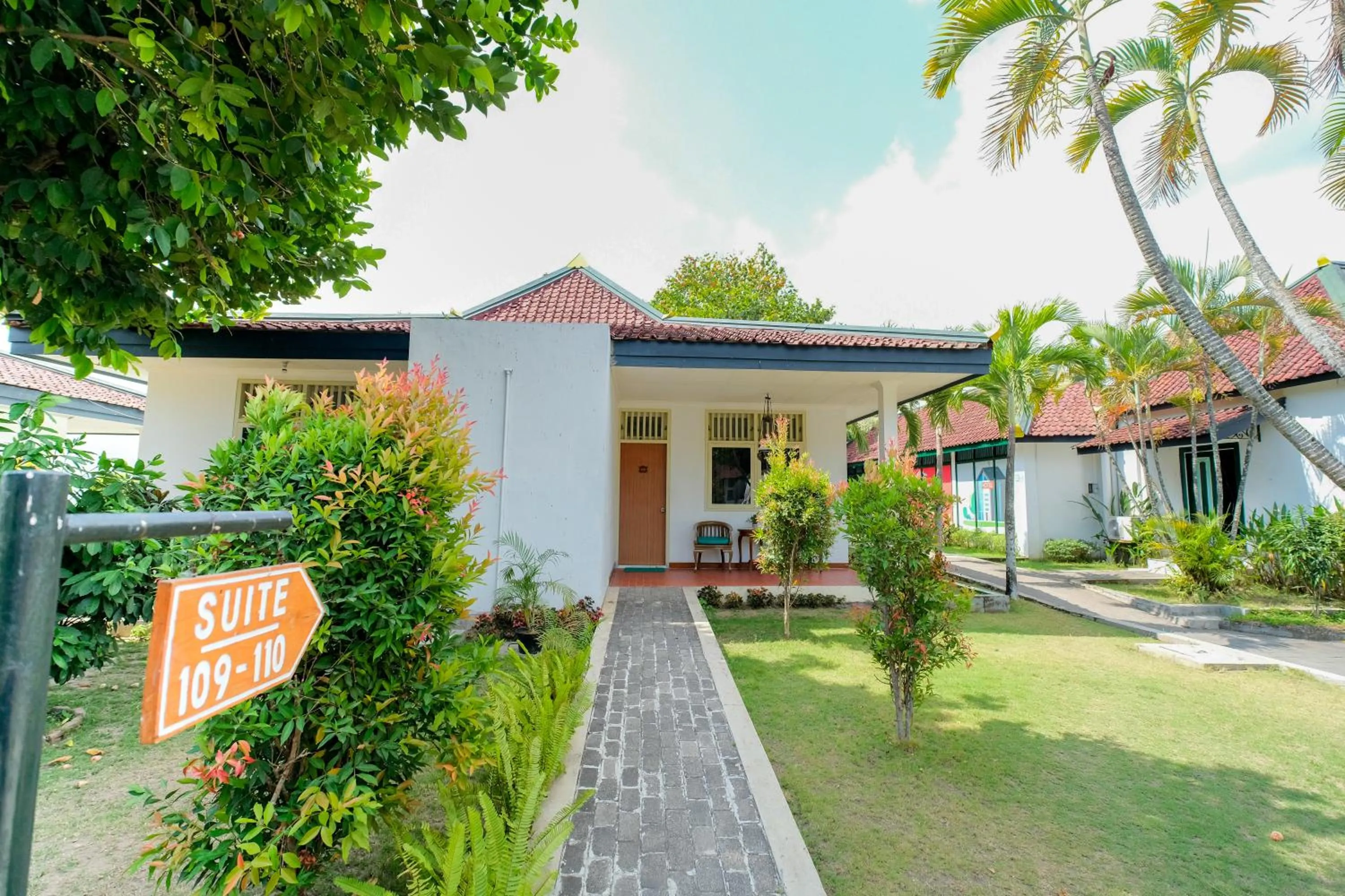 Property building in Royal Brongto Hotel