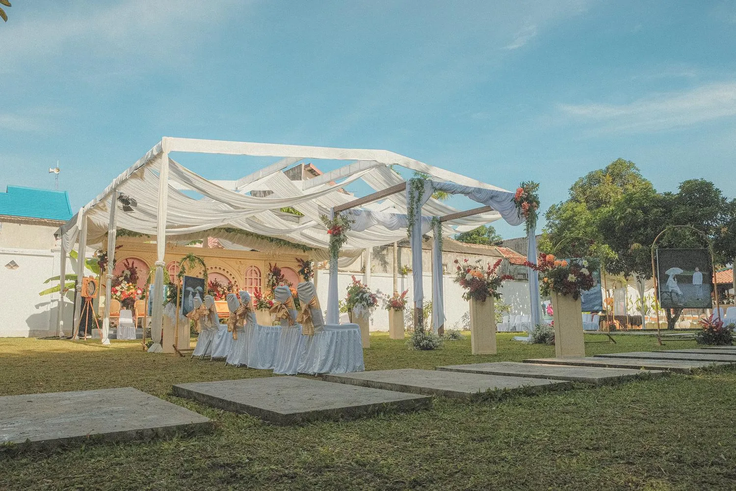 Day in Royal Brongto Hotel