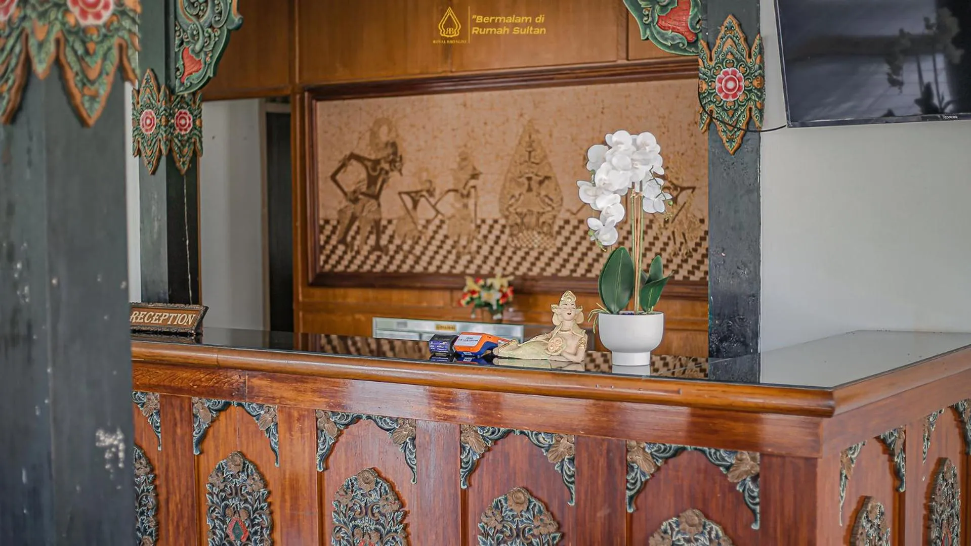 Lobby or reception in Royal Brongto Hotel