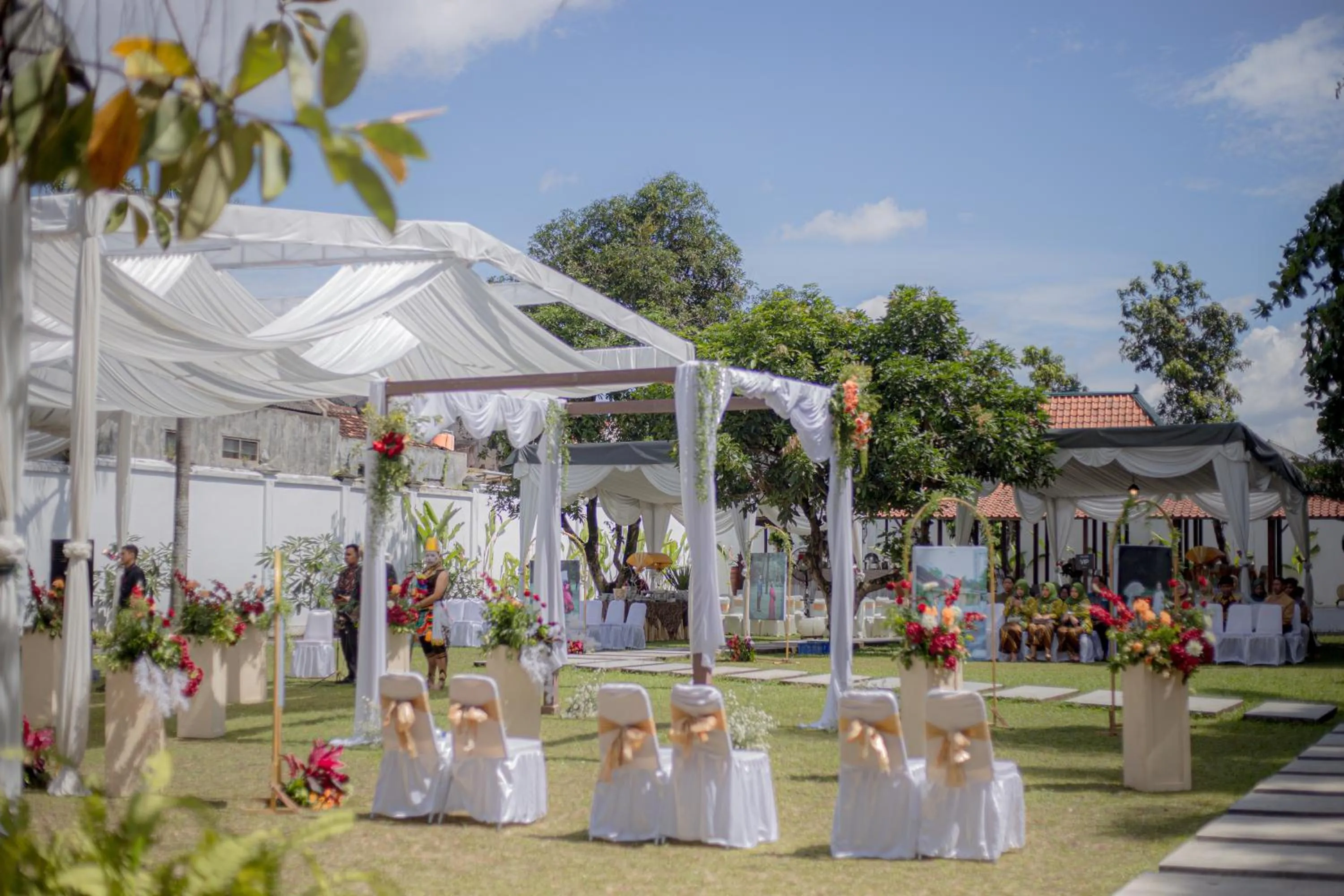 Inner courtyard view in Royal Brongto Hotel