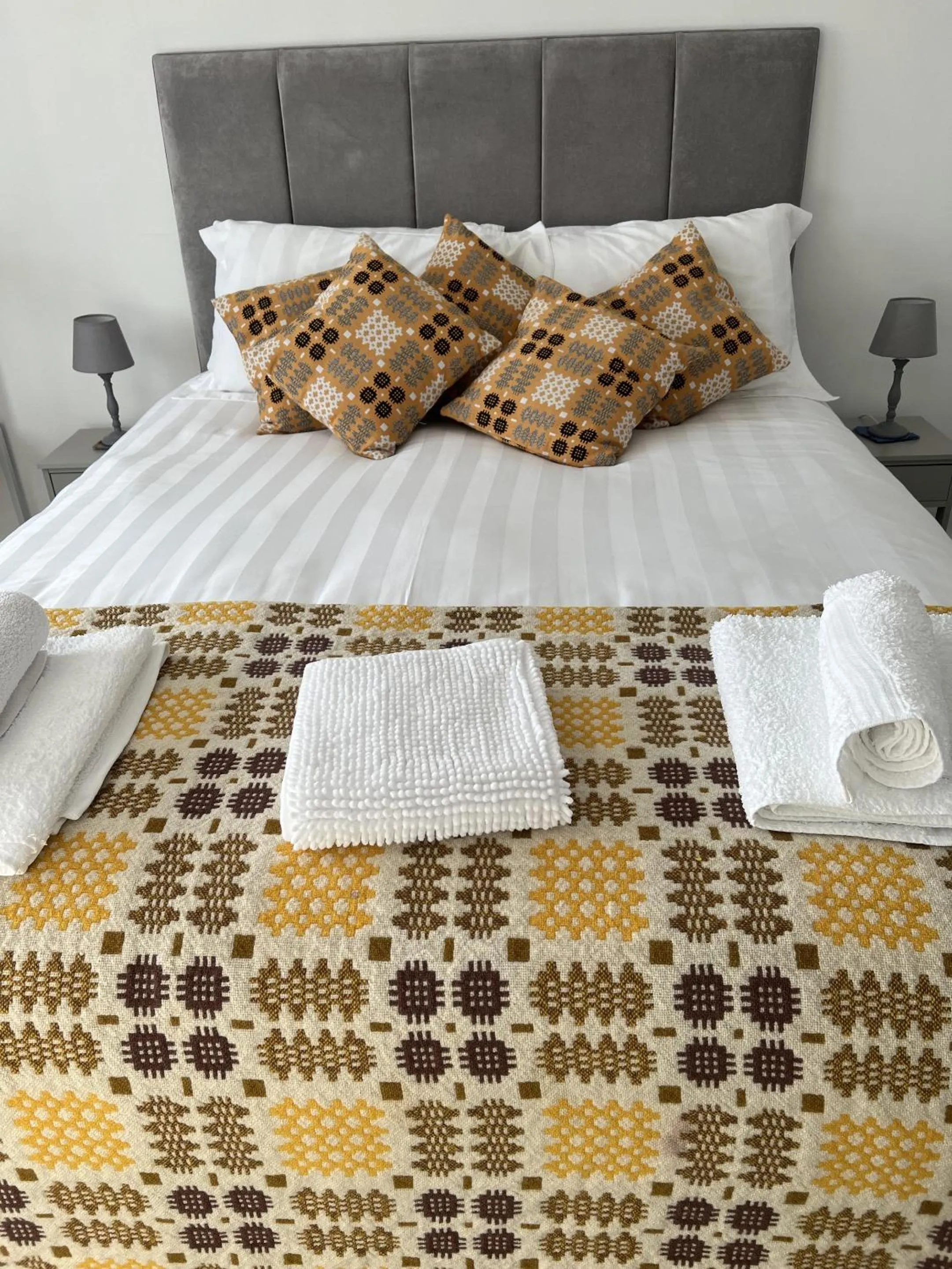 Other, Bed in Traeth Rooms