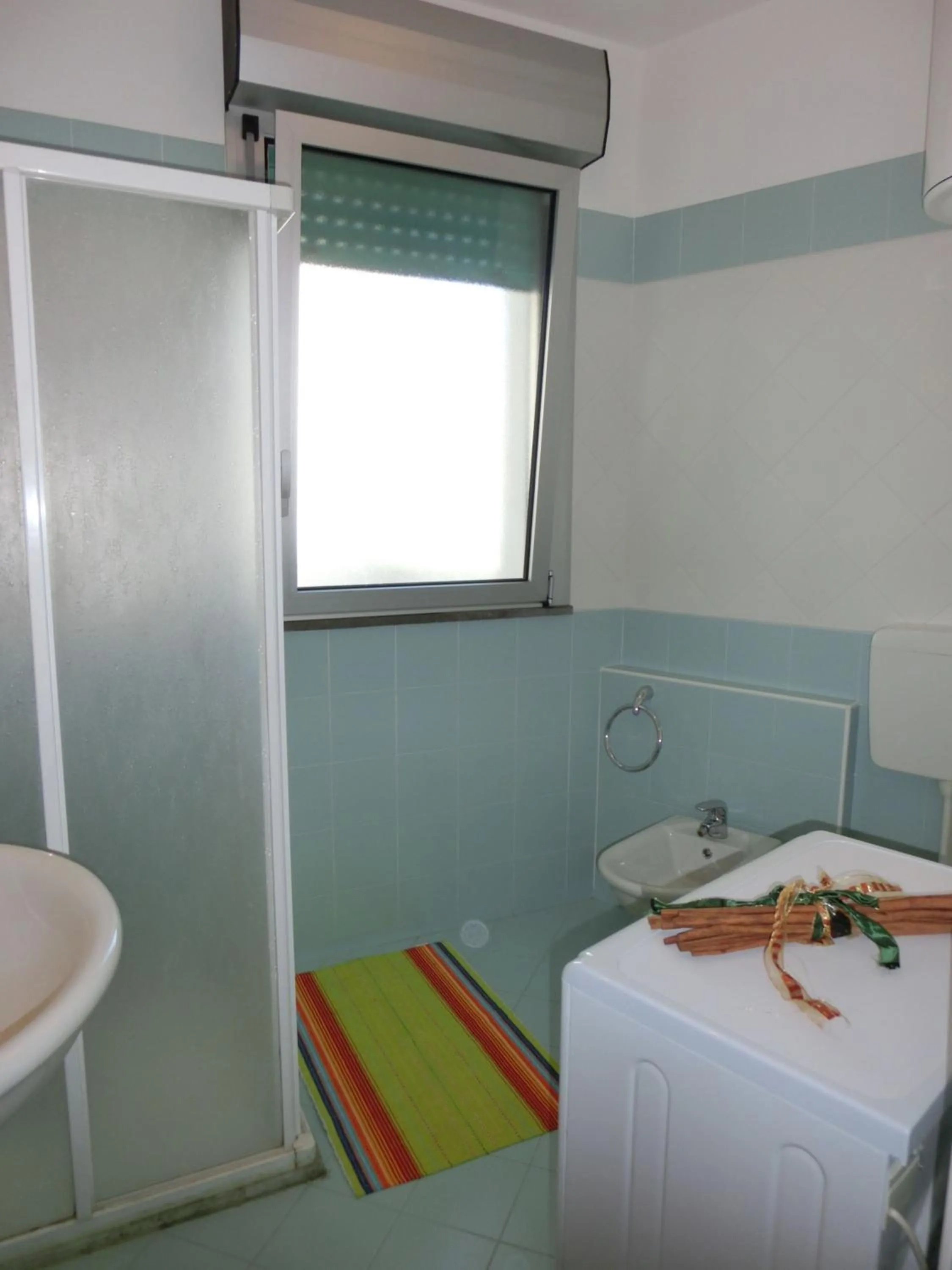 Shower in Cozy apartment 200mt from the beach