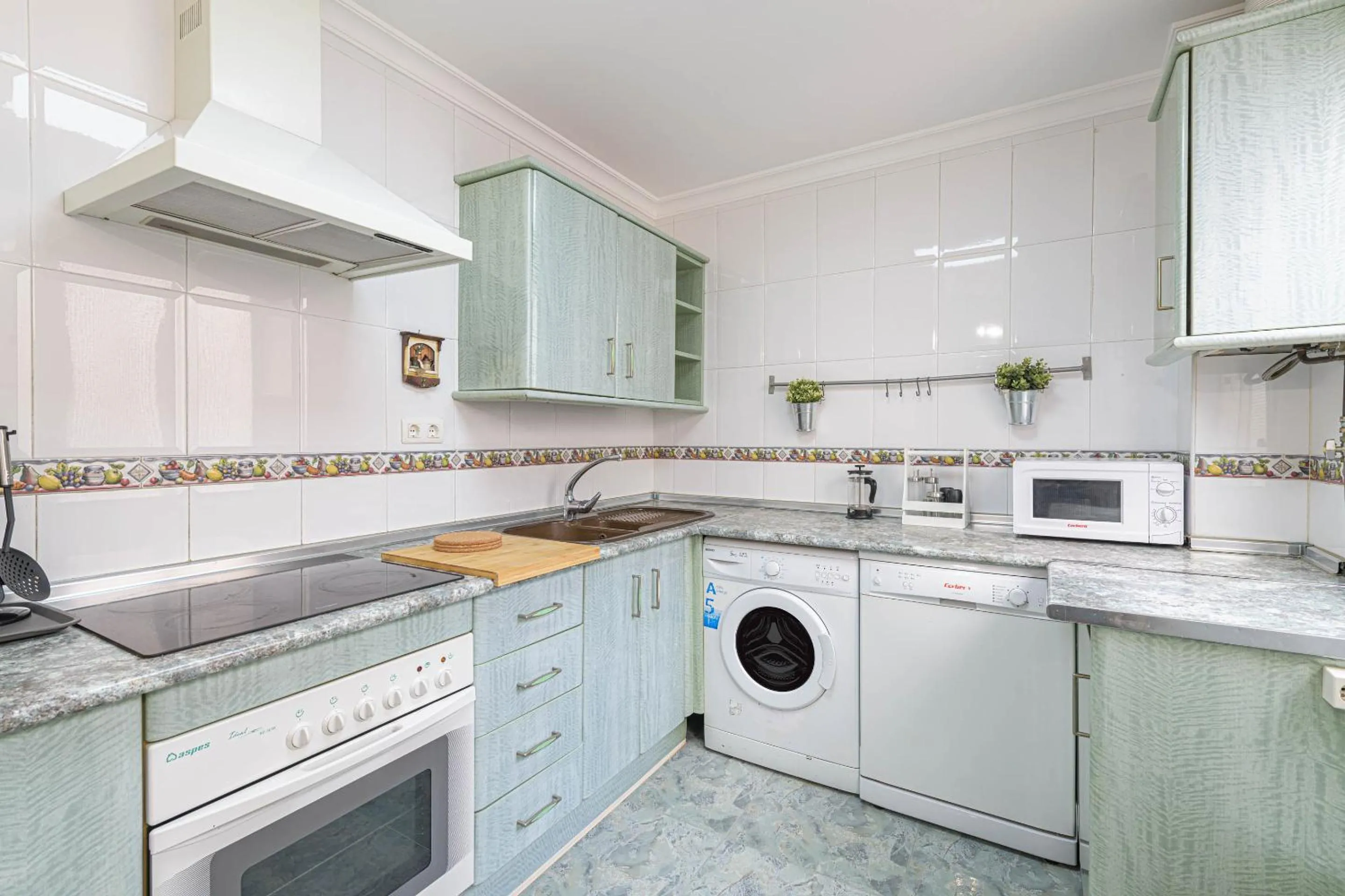 WintowinRentals Ubicación fabulosa, completo apartamento con Parking en el Soho de Málaga