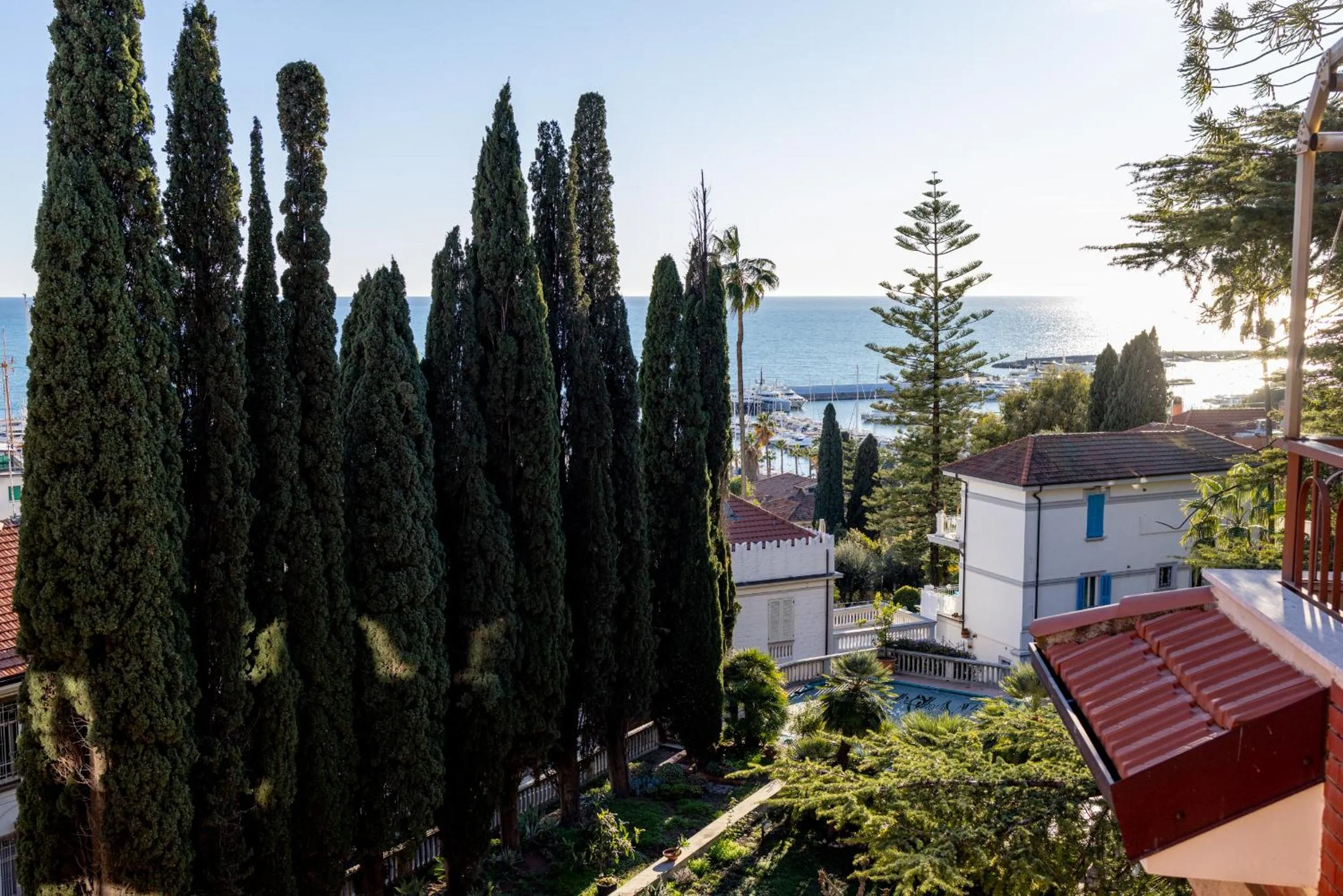 GuestHost - Portosole Attic - with Terrace and Private Parking