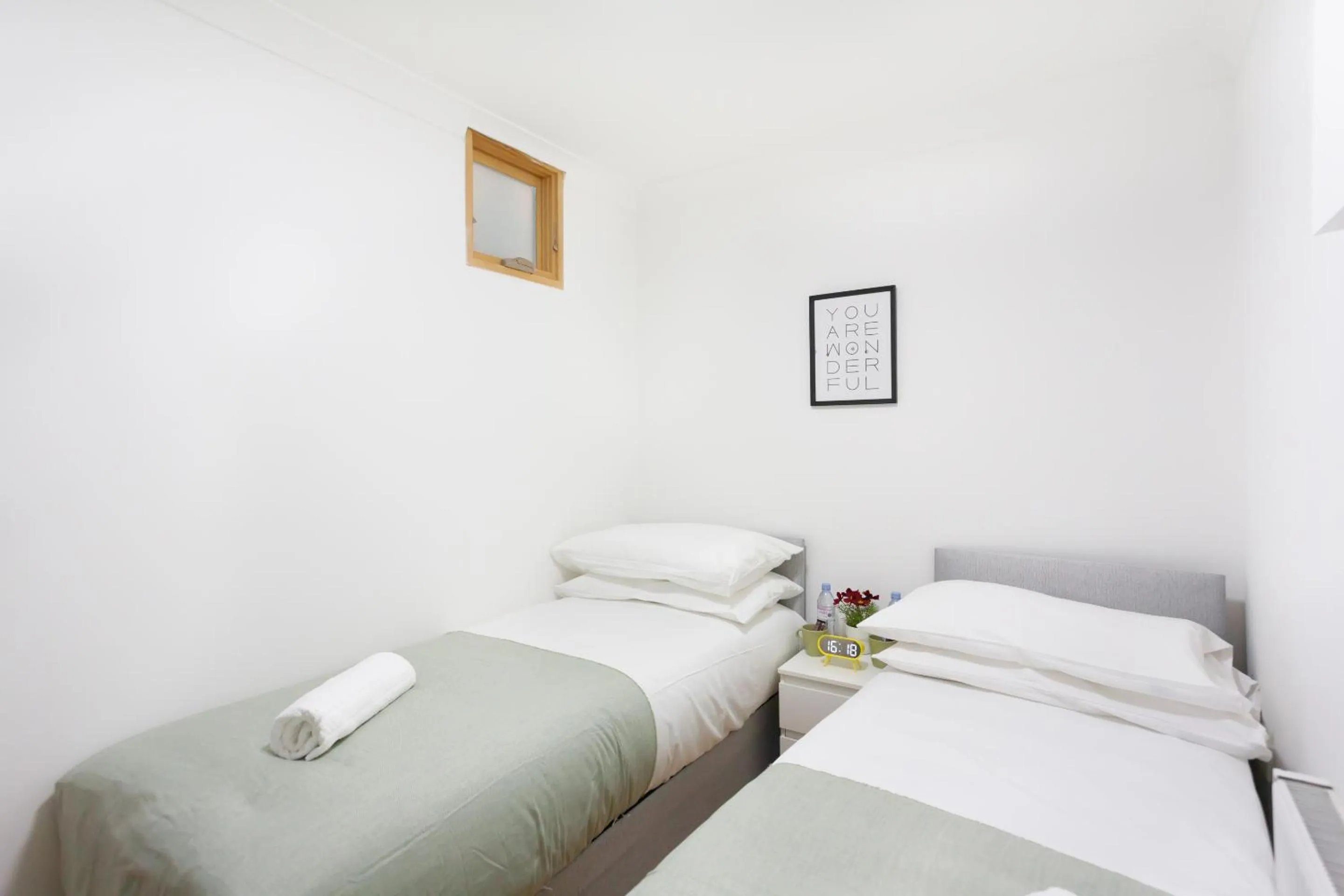 Bedroom, Bed in Studio9 Rooms - Next to Emirates Stadium - Budget Rooms with Shared Bathroom