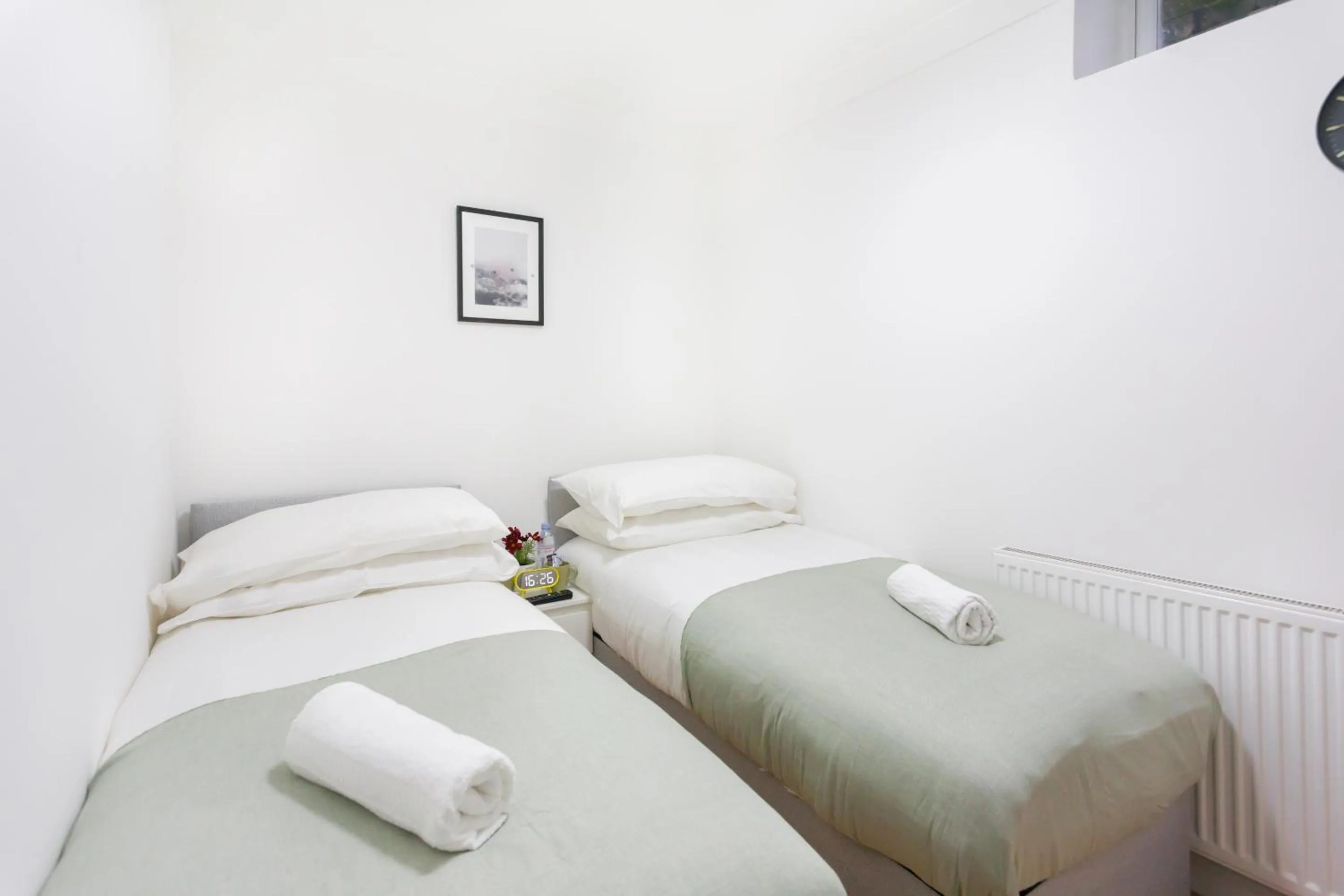 Bedroom, Bed in Studio9 Rooms - Next to Emirates Stadium - Budget Rooms with Shared Bathroom