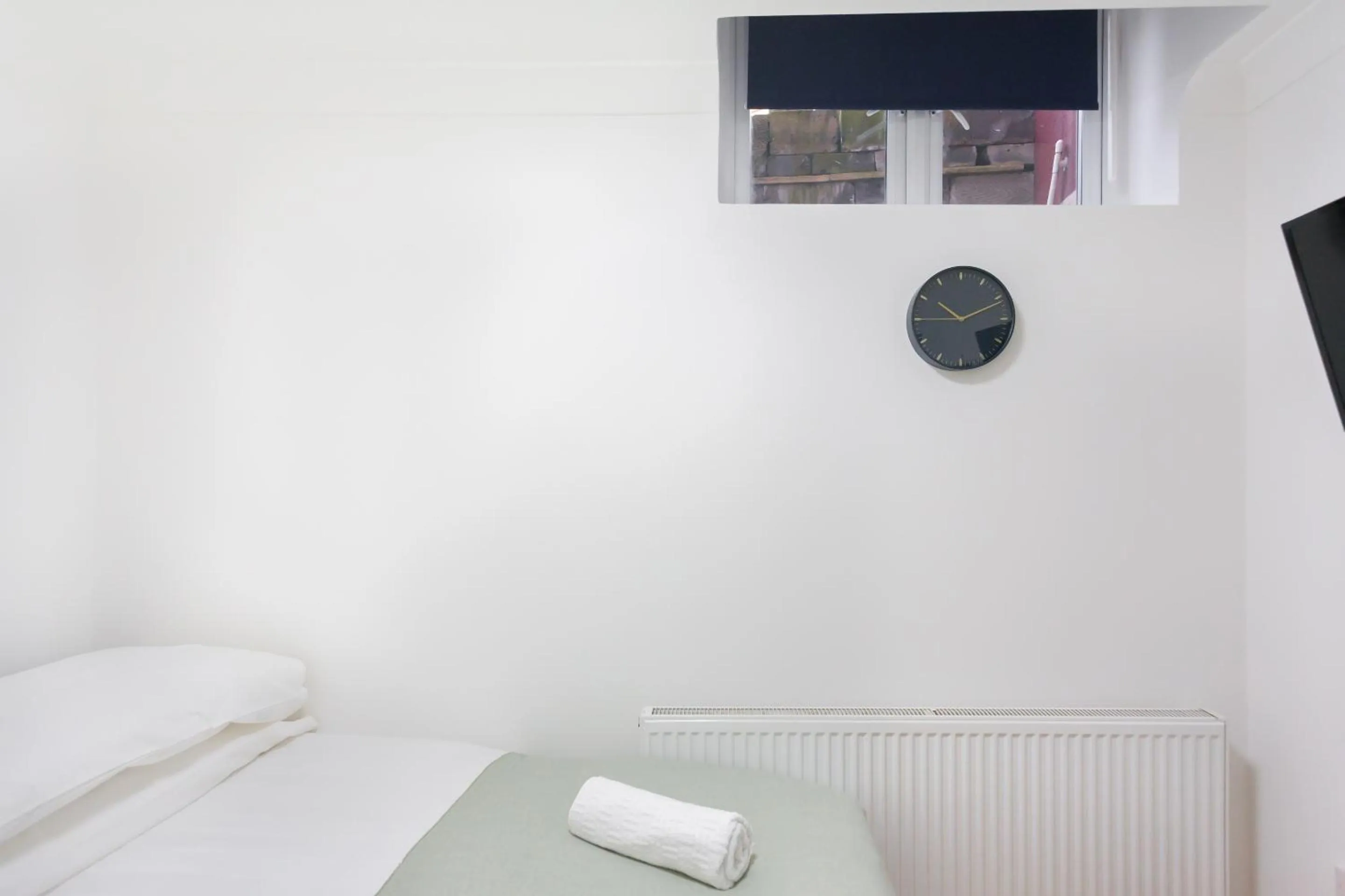 Bedroom, Bed in Studio9 Rooms - Next to Emirates Stadium - Budget Rooms with Shared Bathroom