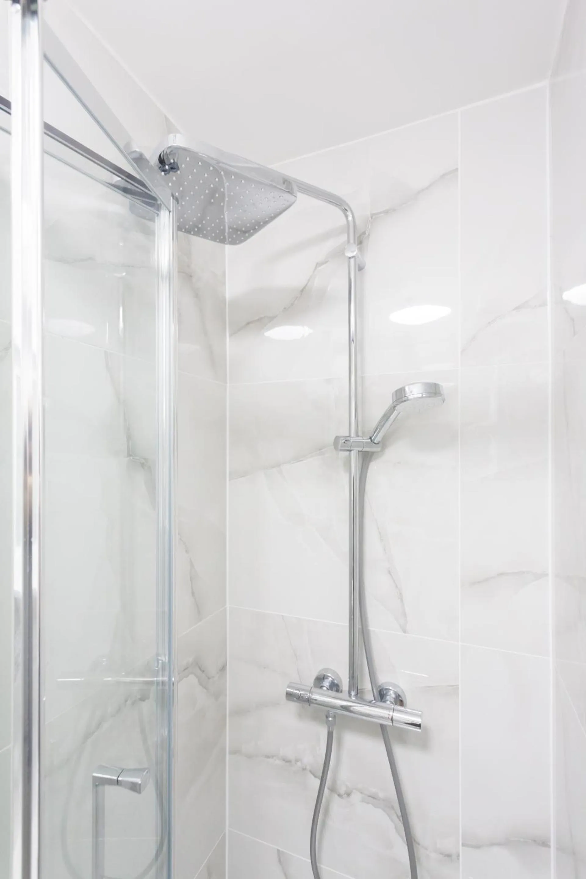 Bathroom in Studio9 Rooms - Next to Emirates Stadium - Budget Rooms with Shared Bathroom