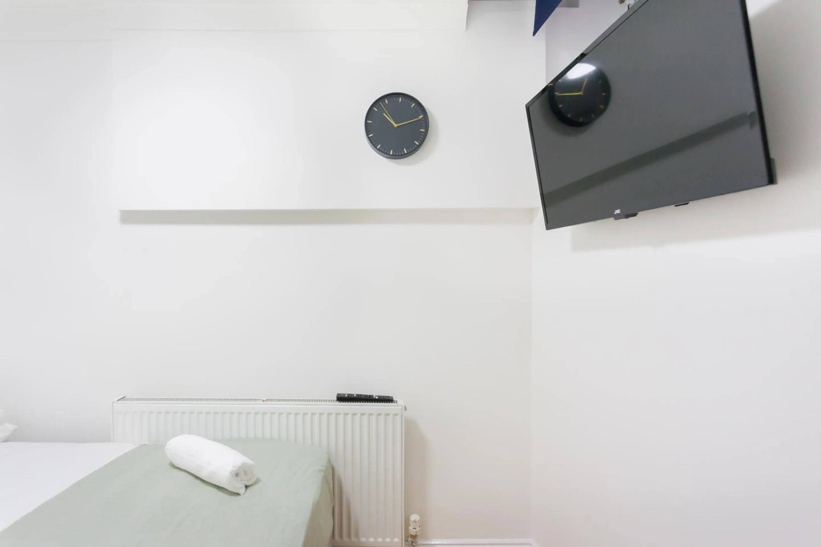 Bedroom, Bed in Studio9 Rooms - Next to Emirates Stadium - Budget Rooms with Shared Bathroom