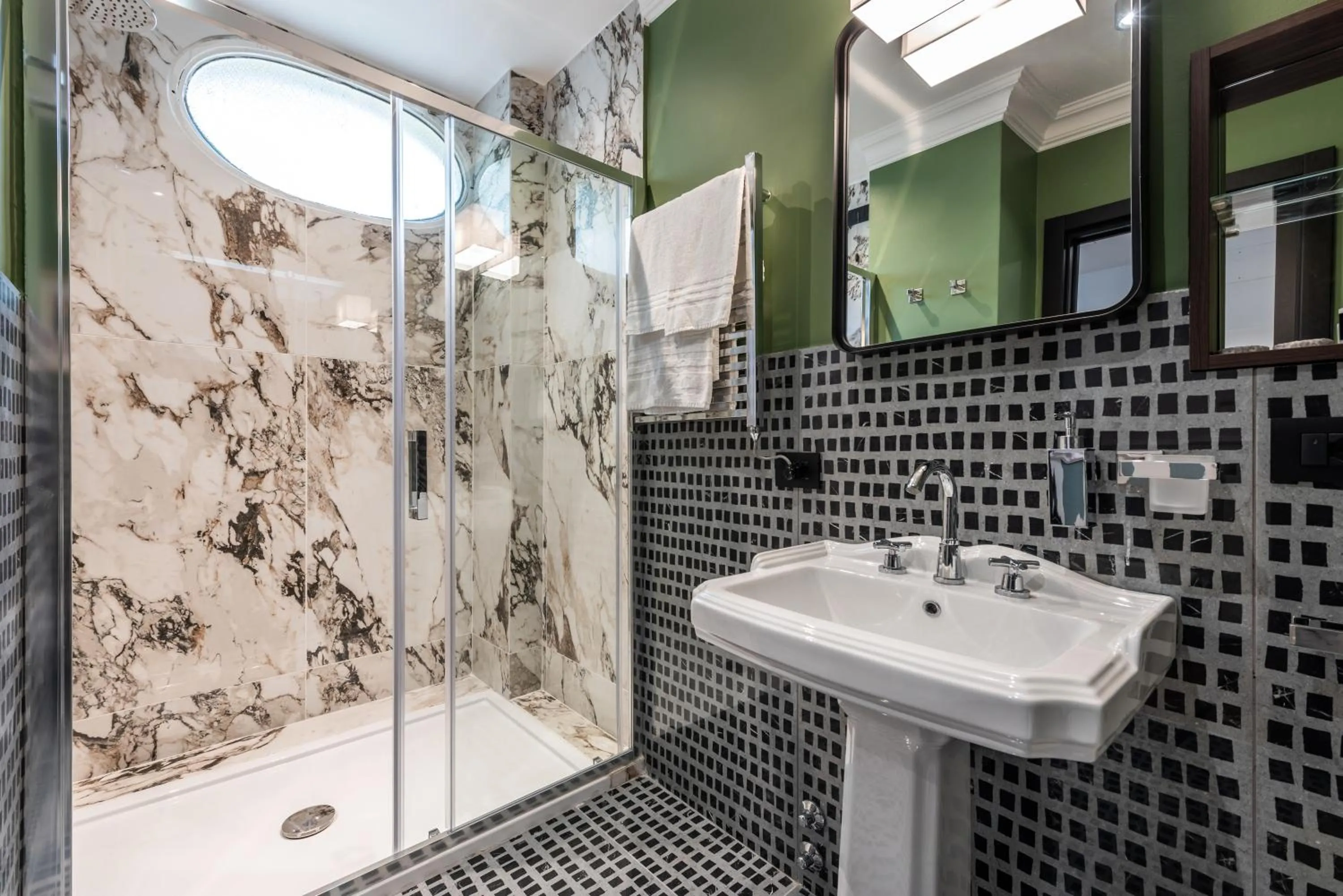 Shower in DH Rooms Spiga