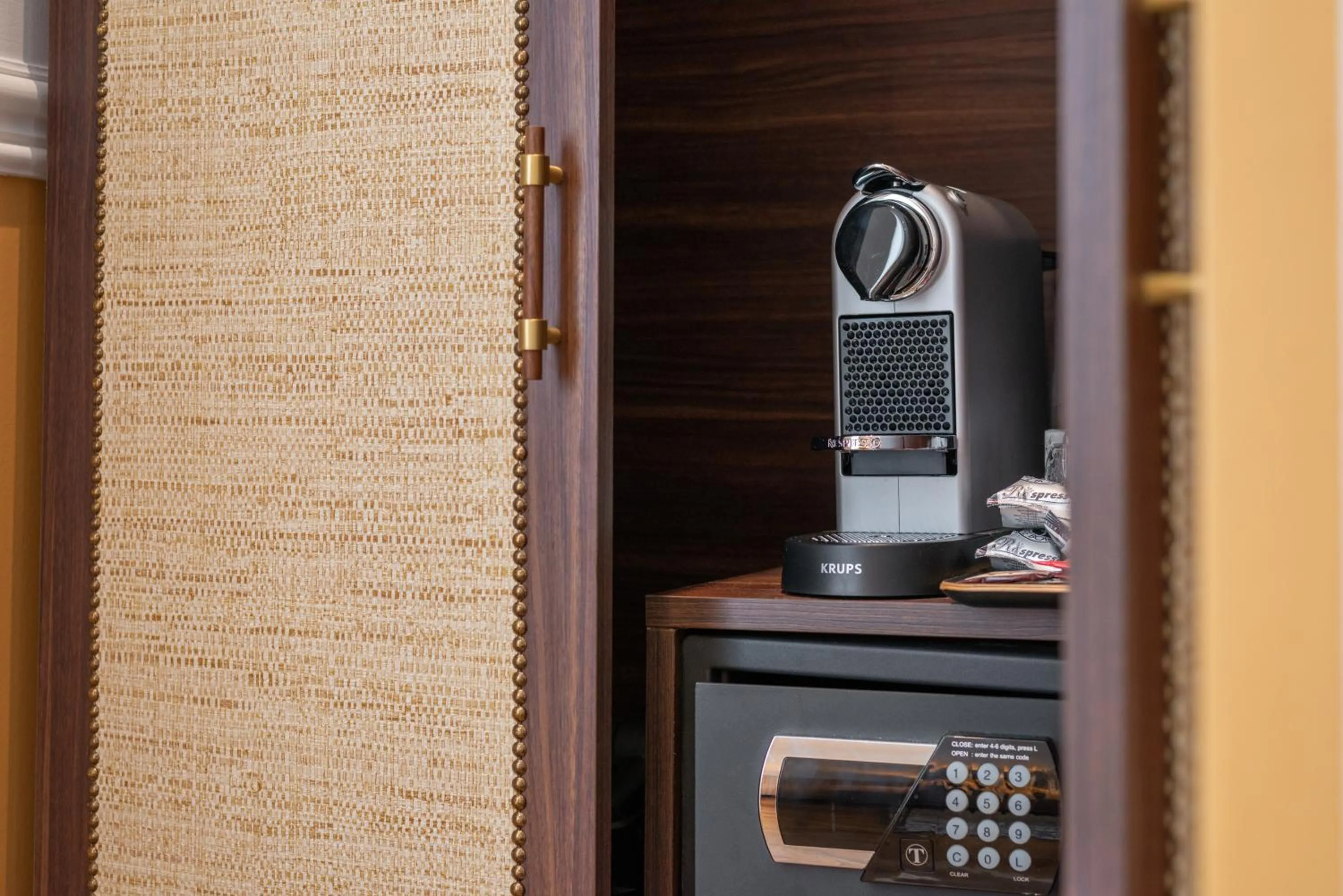 Coffee/tea facilities in DH Rooms Spiga